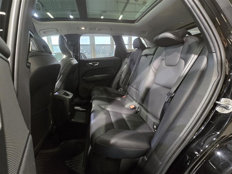 Volvo XC60 T8 AWD LONG RANGE PLUS BRIGHT TAKUU 24KK/40TKM