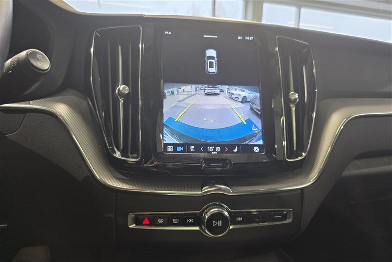 Volvo XC60 T8 AWD LONG RANGE PLUS BRIGHT TAKUU 24KK/40TKM