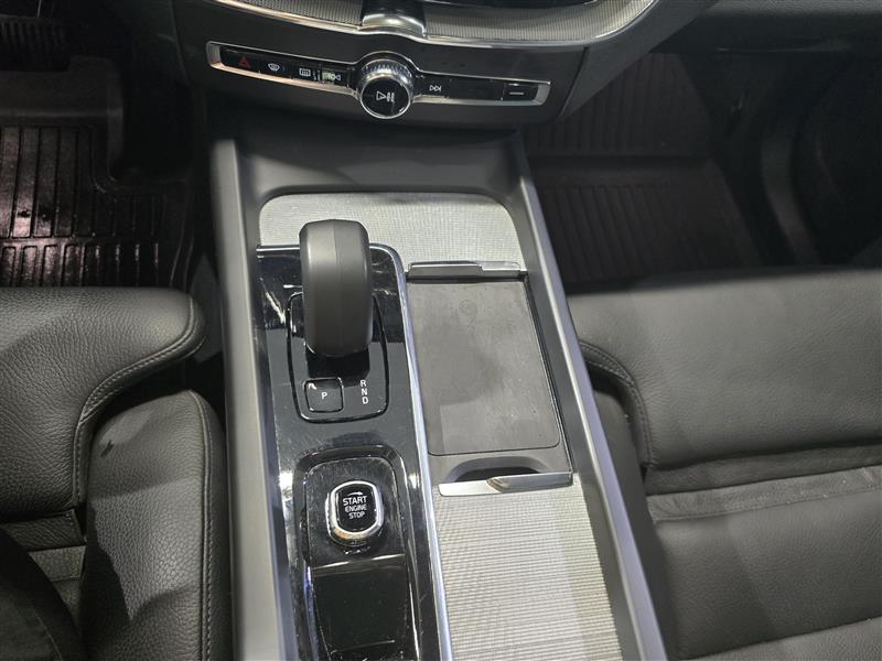 Volvo XC60 T8 AWD LONG RANGE PLUS BRIGHT TAKUU 24KK/40TKM