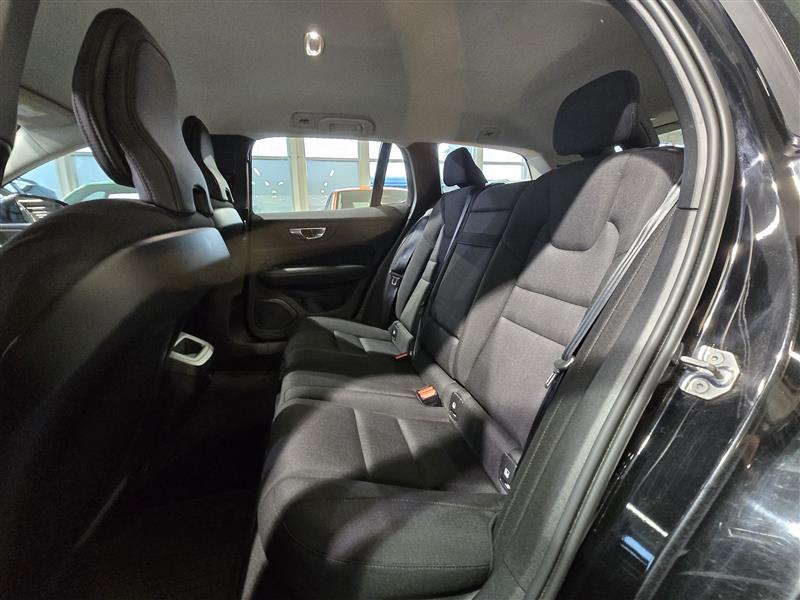 Volvo V60 D4 AWD MOMENTUM AUT