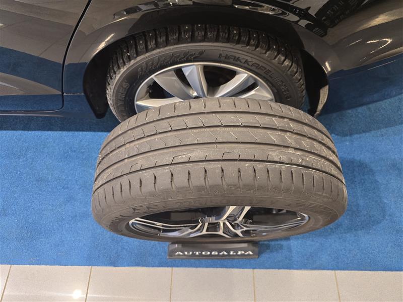 Volvo V60 D4 AWD MOMENTUM AUT