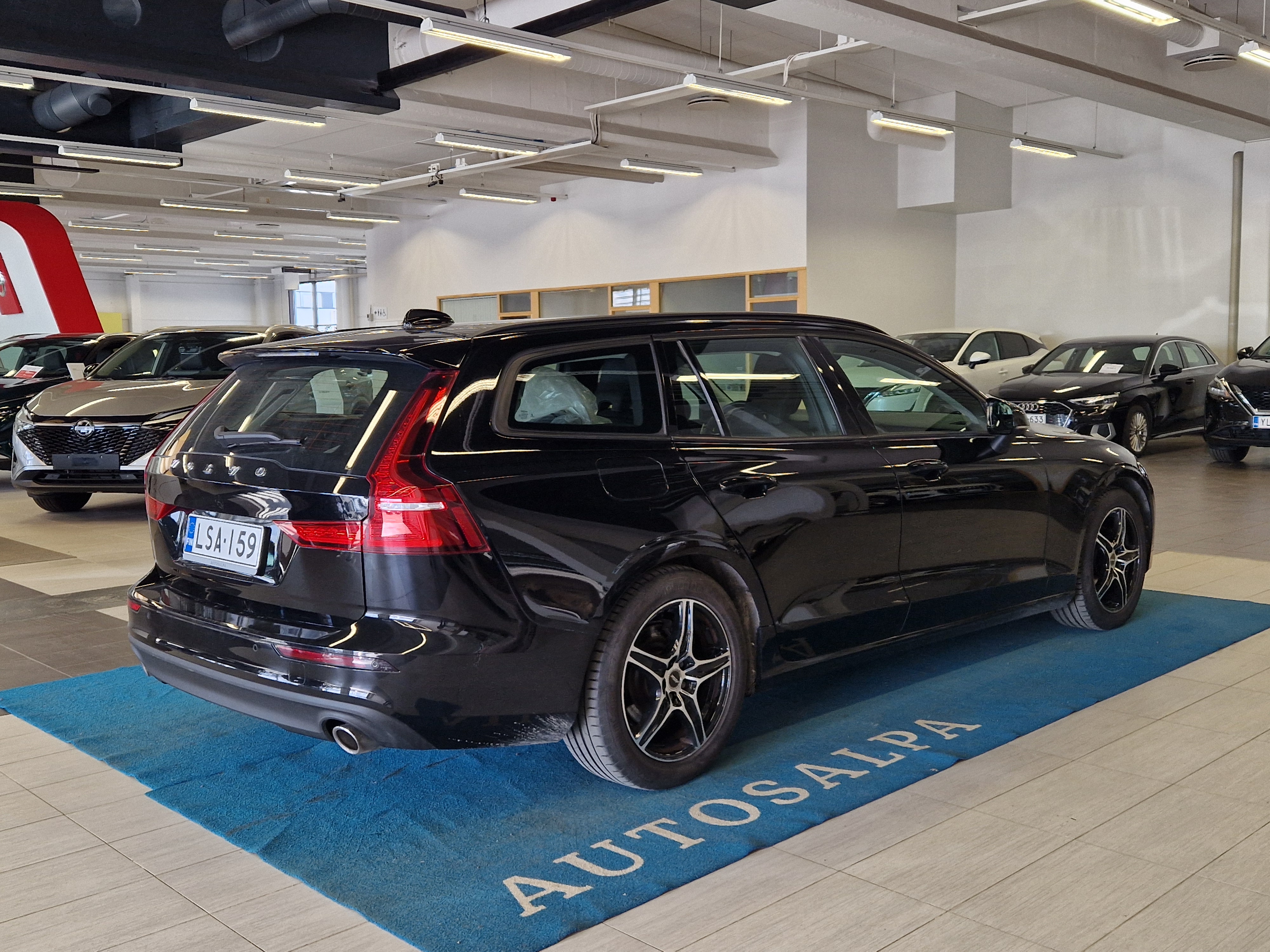 Volvo V60 D4 AWD MOMENTUM AUT