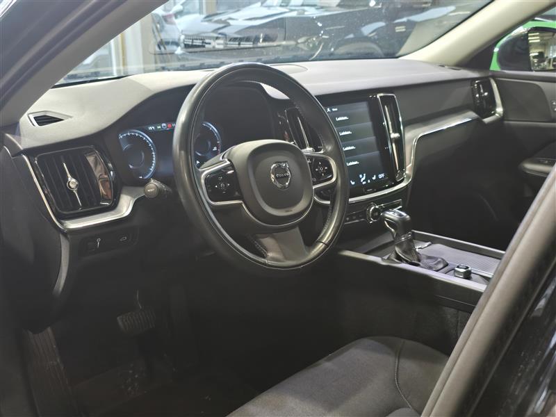 Volvo V60 D4 AWD MOMENTUM AUT