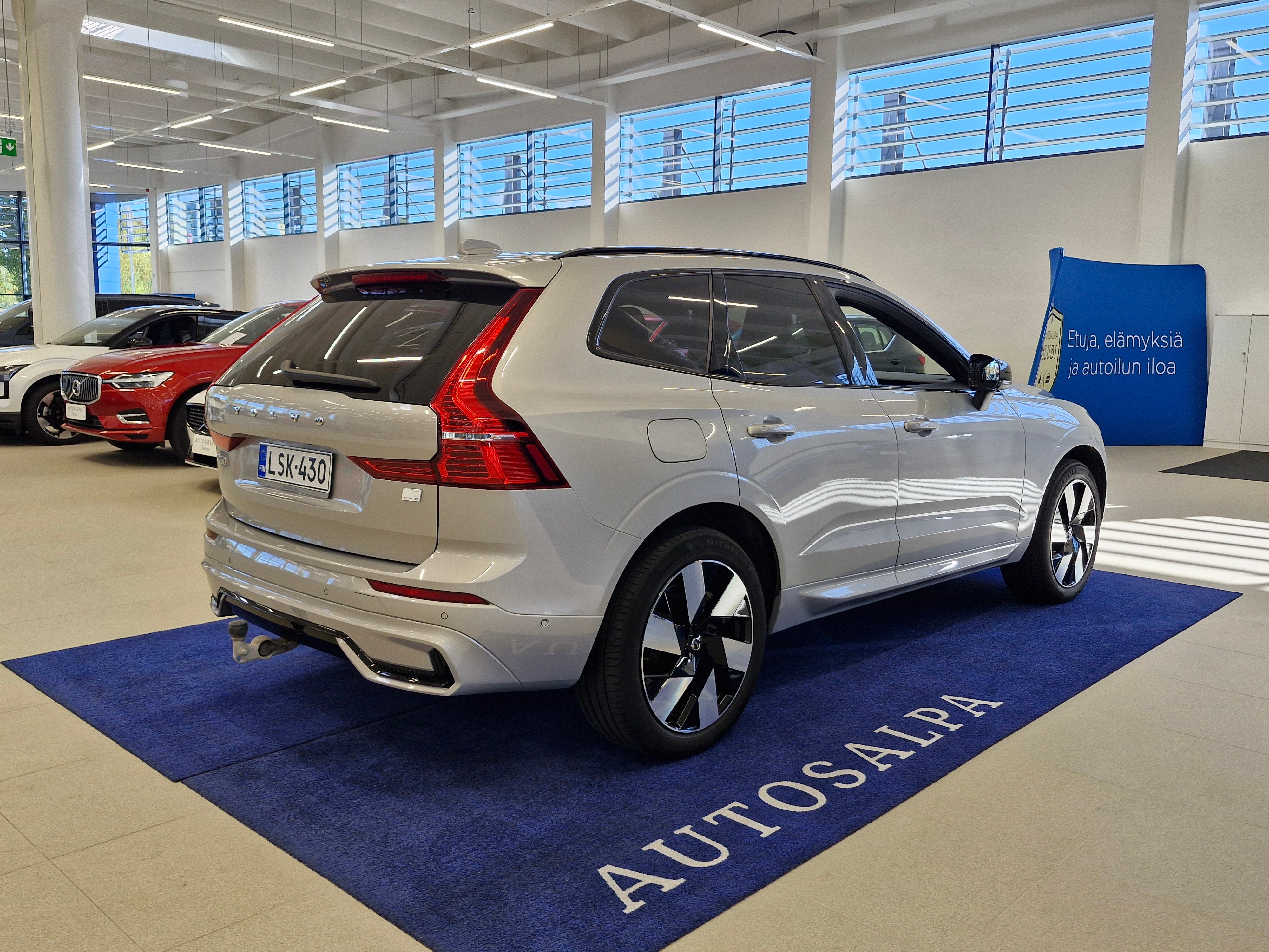 Volvo XC60 2024, kuva 4/24