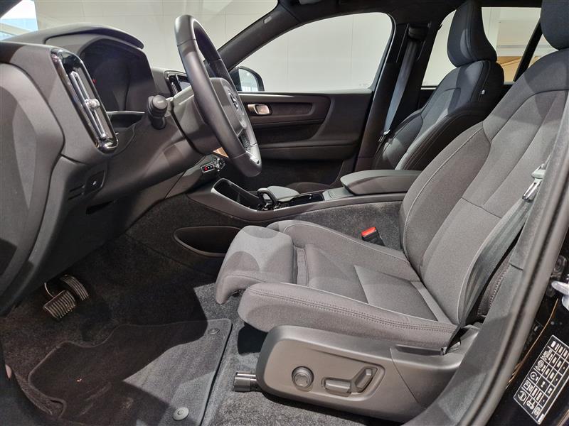 Volvo XC40 2024, bild 6/26