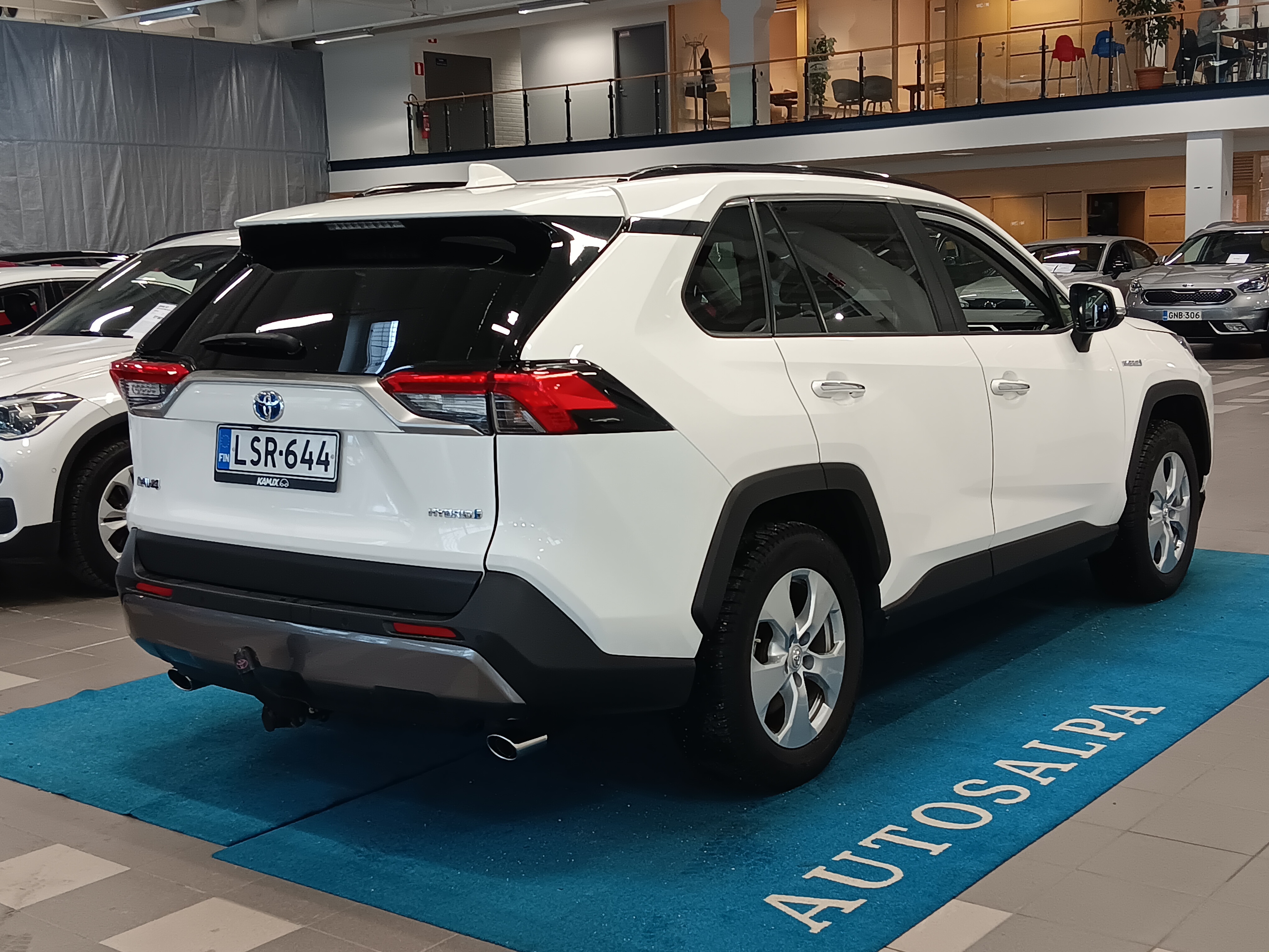 Toyota RAV4 2,5 HYBRID AWD-I STYLE TAKUU 24KK/40TKM