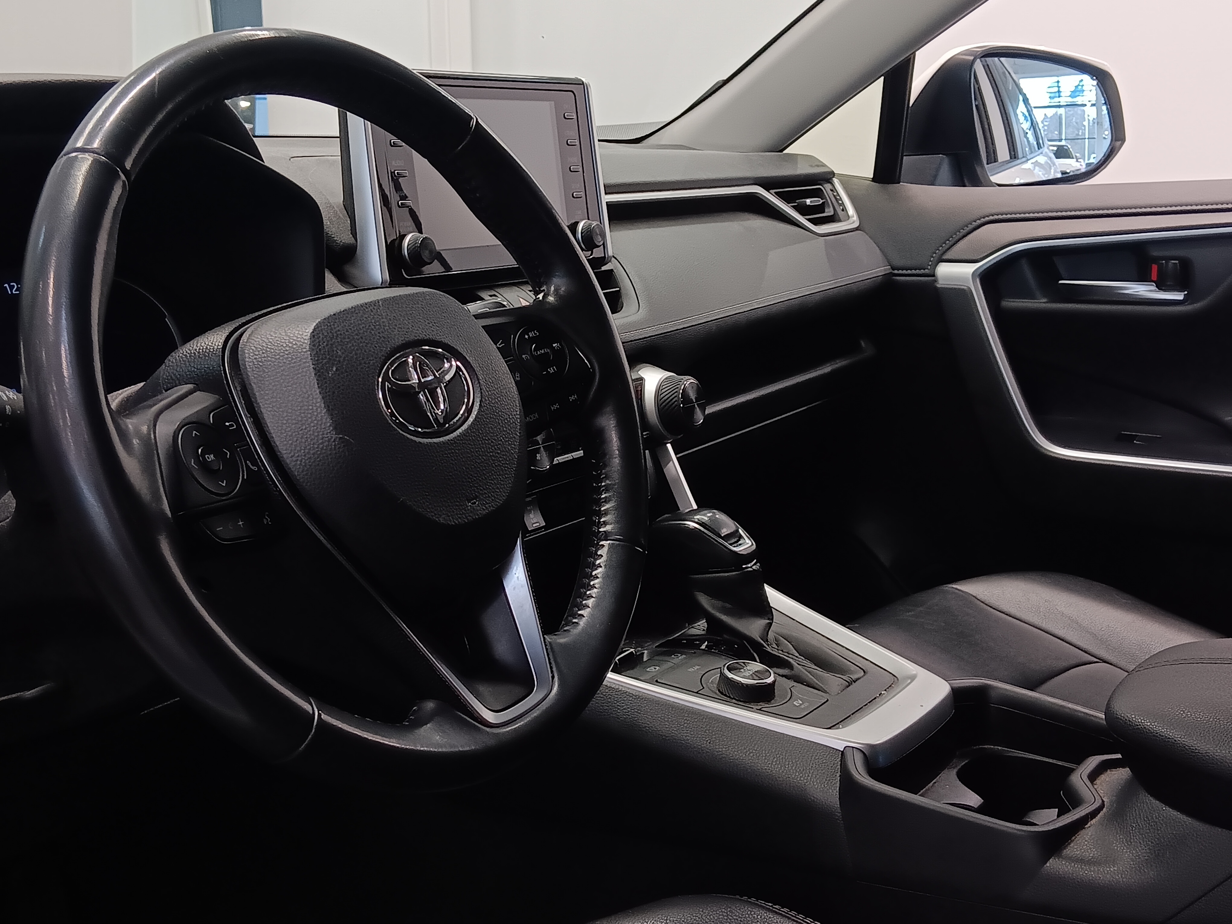 Toyota RAV4 2,5 HYBRID AWD-I STYLE TAKUU 24KK/40TKM