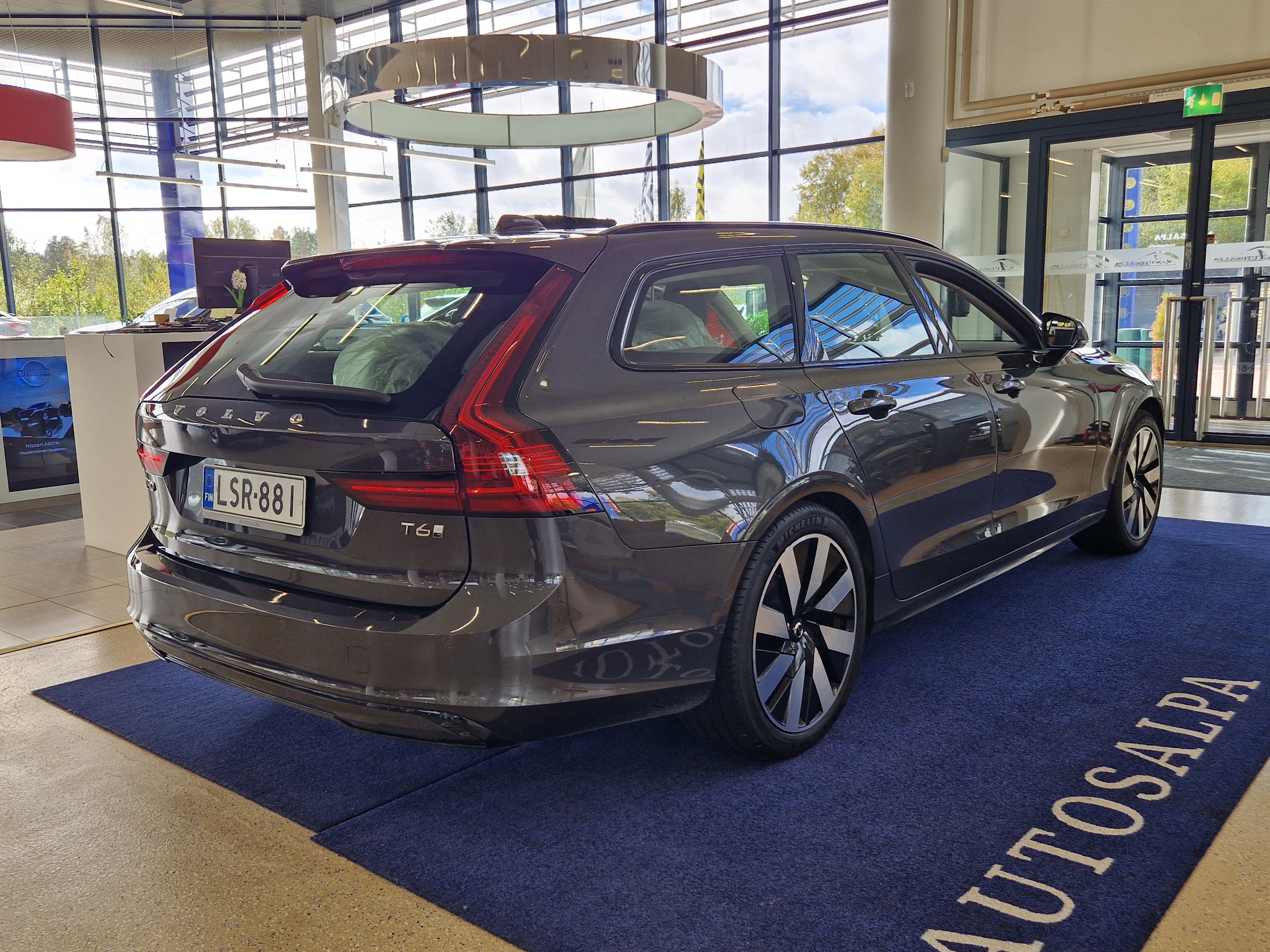 Volvo V90 T6 AWD Long Range Plus Dark 2025, kuva 3/17