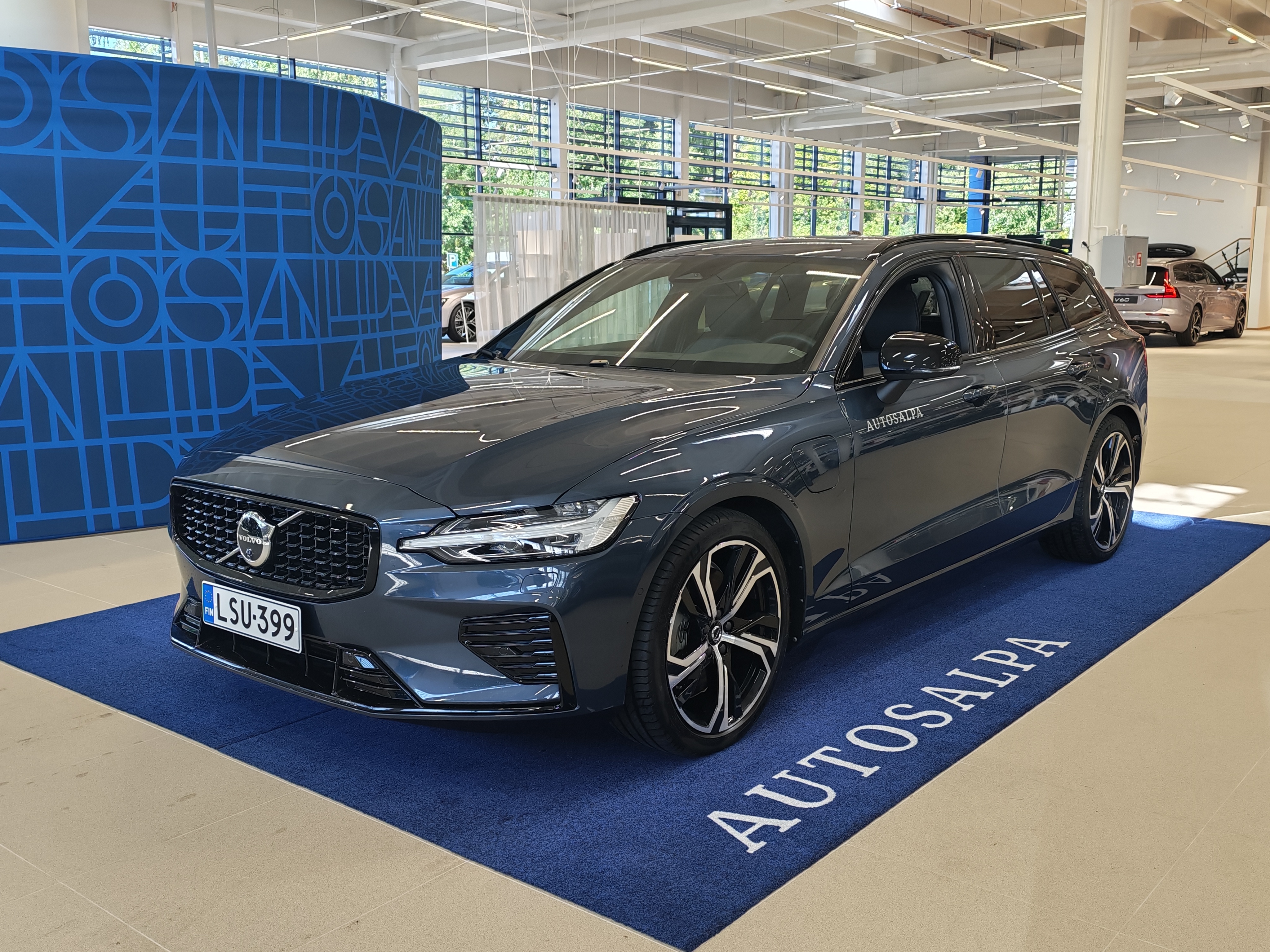 Volvo V60 T6 AWD LONG RANGE PLUS PRO DARK AUT.