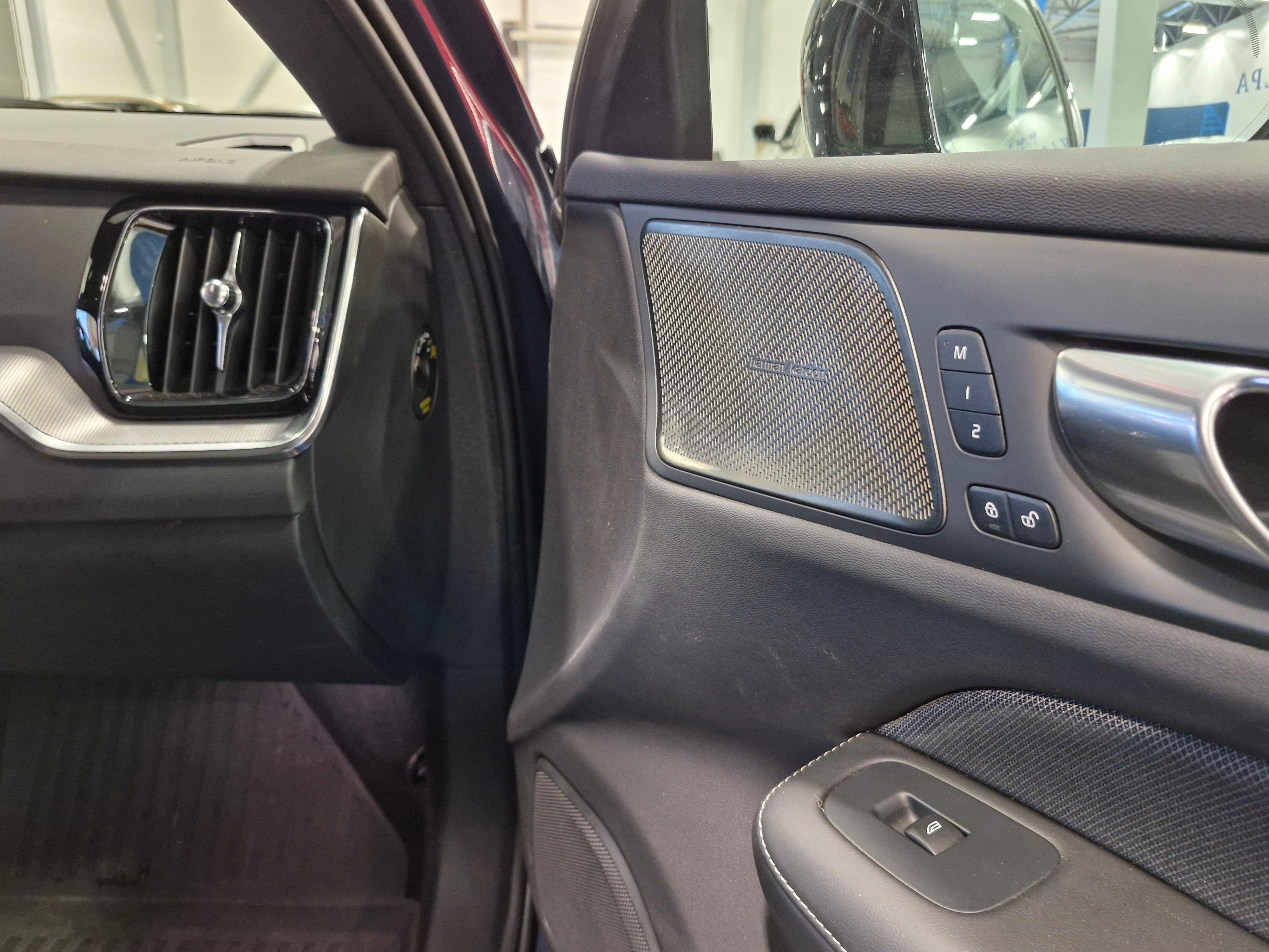 Volvo V60 T6 AWD LONG RANGE PLUS PRO DARK AUT.