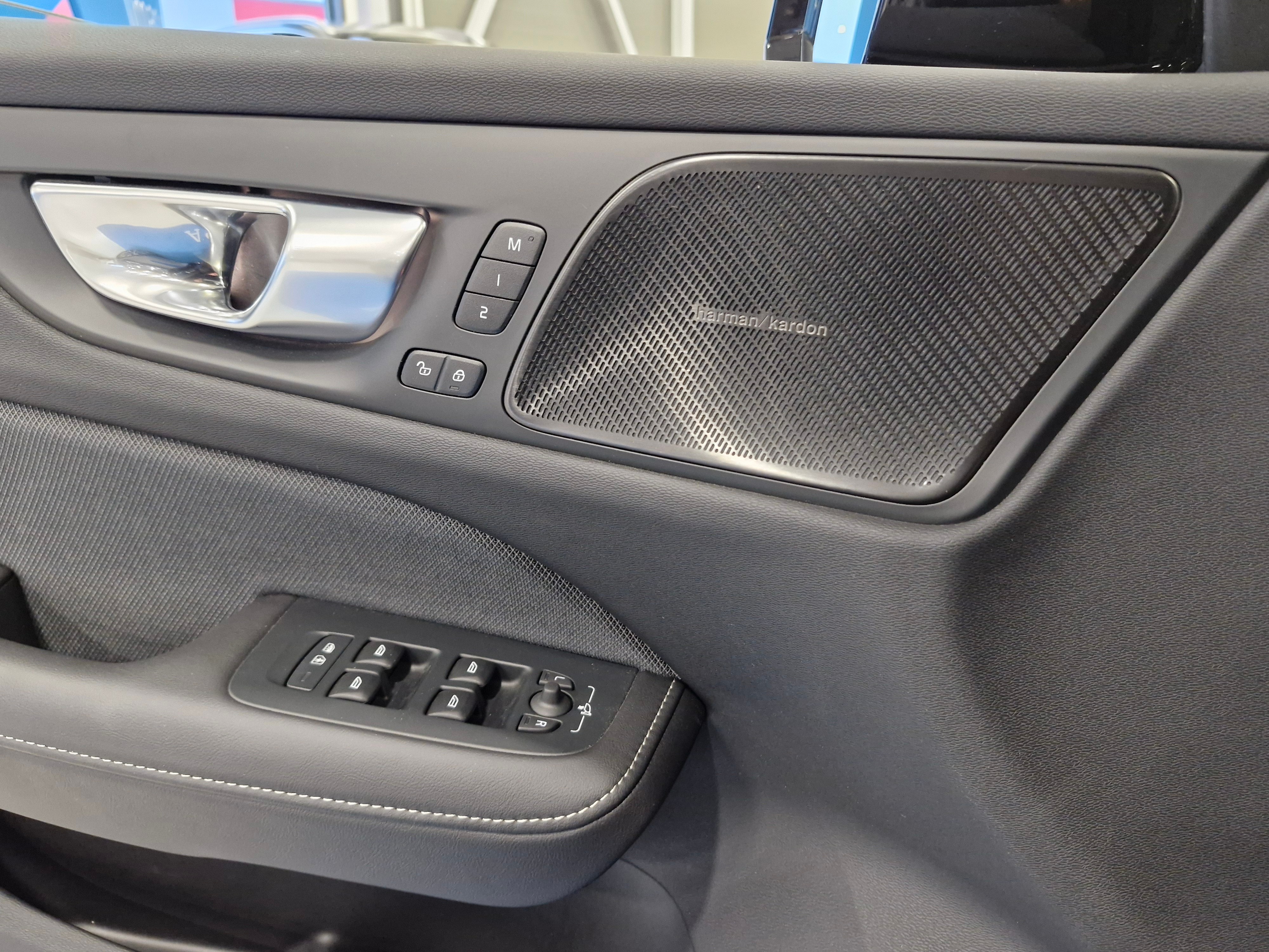 Volvo V60 T6 AWD LONG RANGE PLUS PRO DARK AUT.