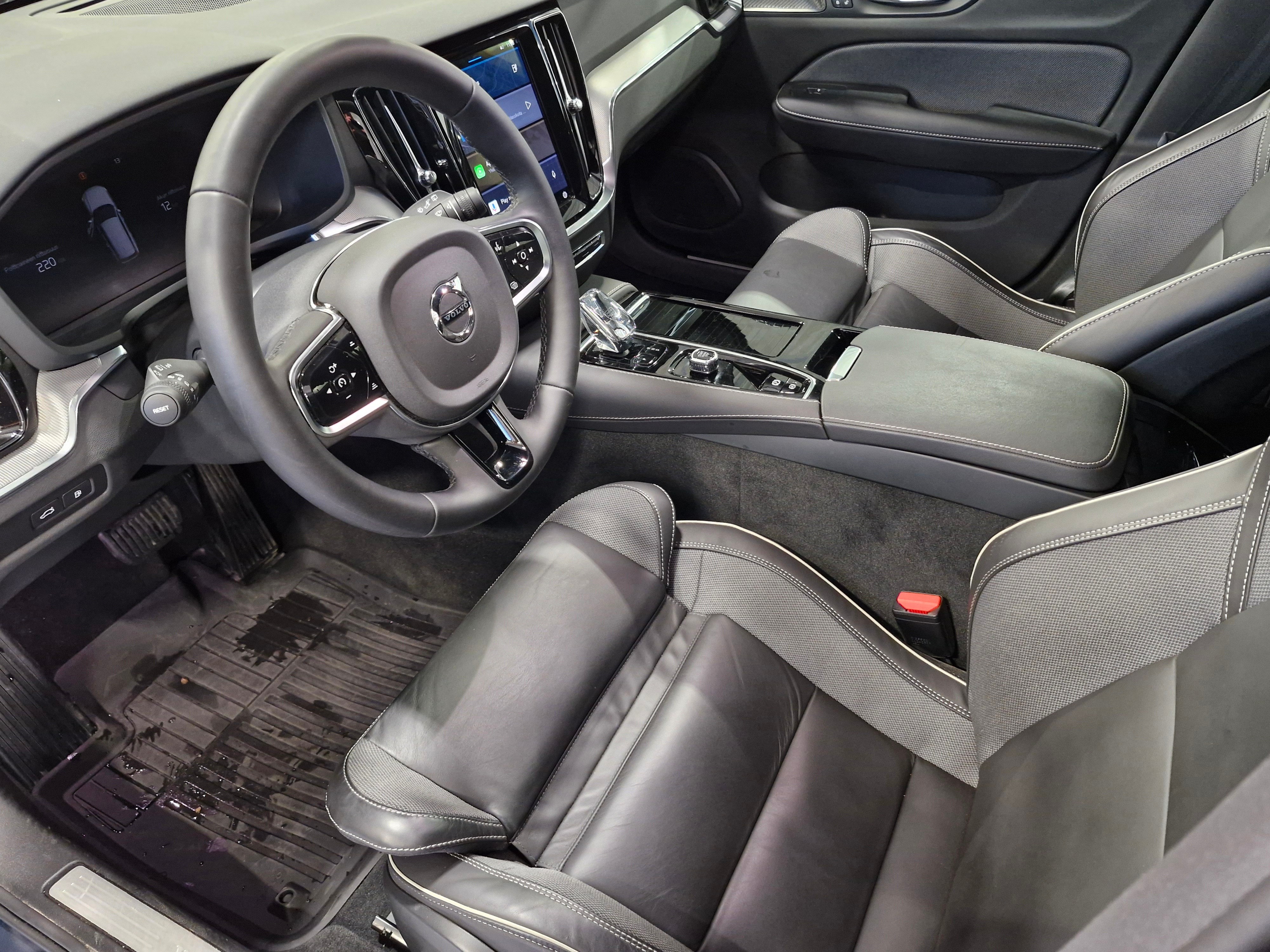 Volvo V60 T6 AWD LONG RANGE PLUS PRO DARK AUT.