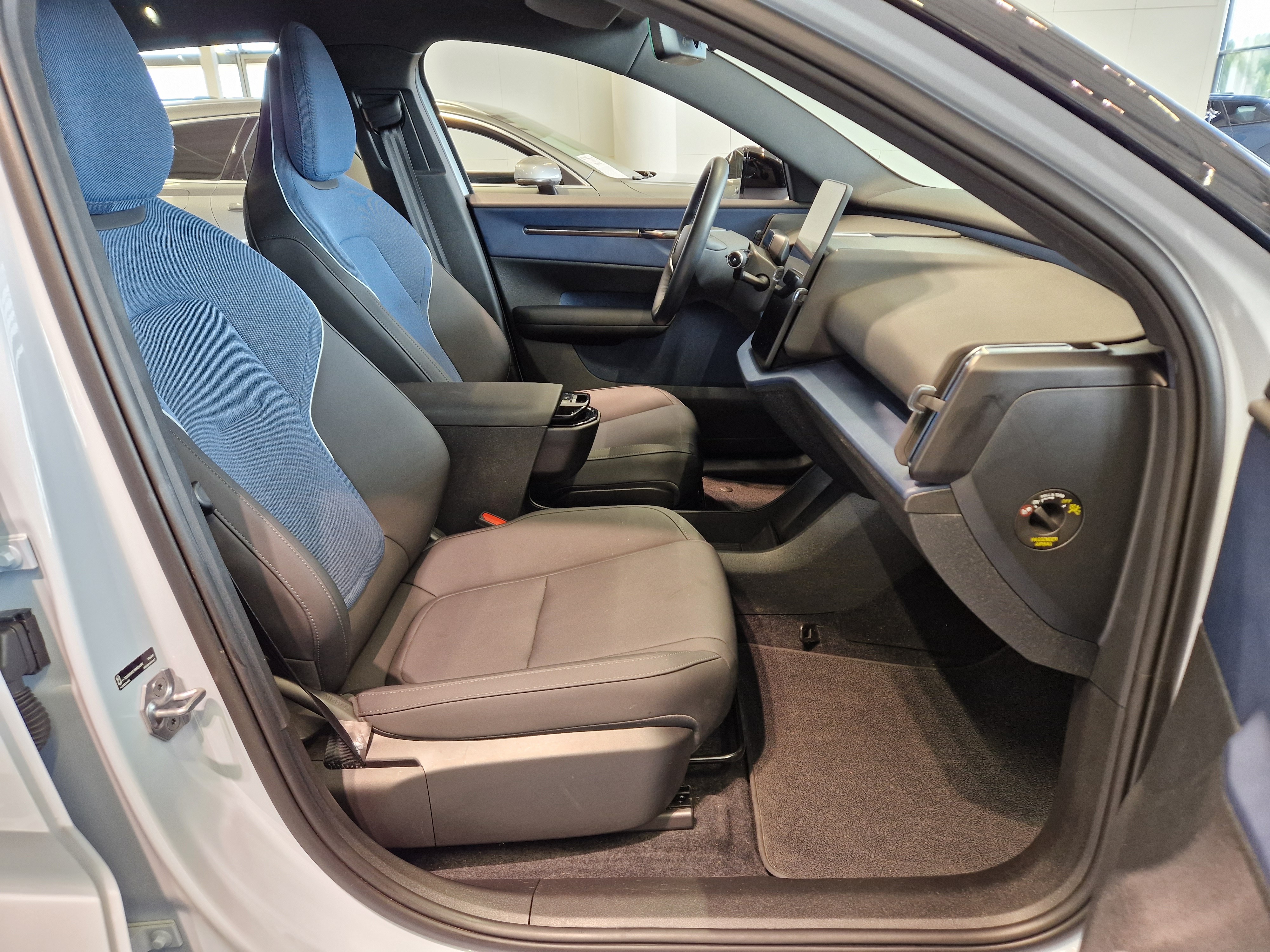 Volvo EX30 SINGLE EXTENDED RANGE PLUS
