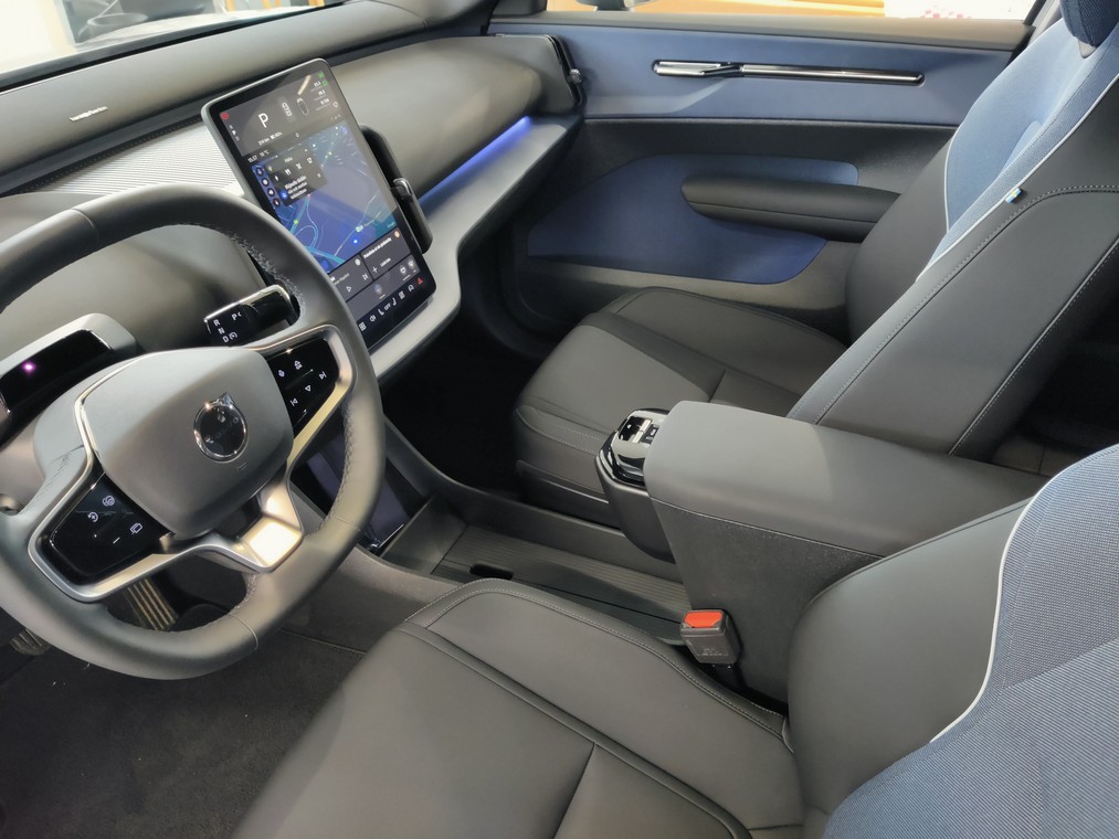 Volvo EX30 SINGLE EXTENDED RANGE PLUS TAKUU 24KK/40TKM