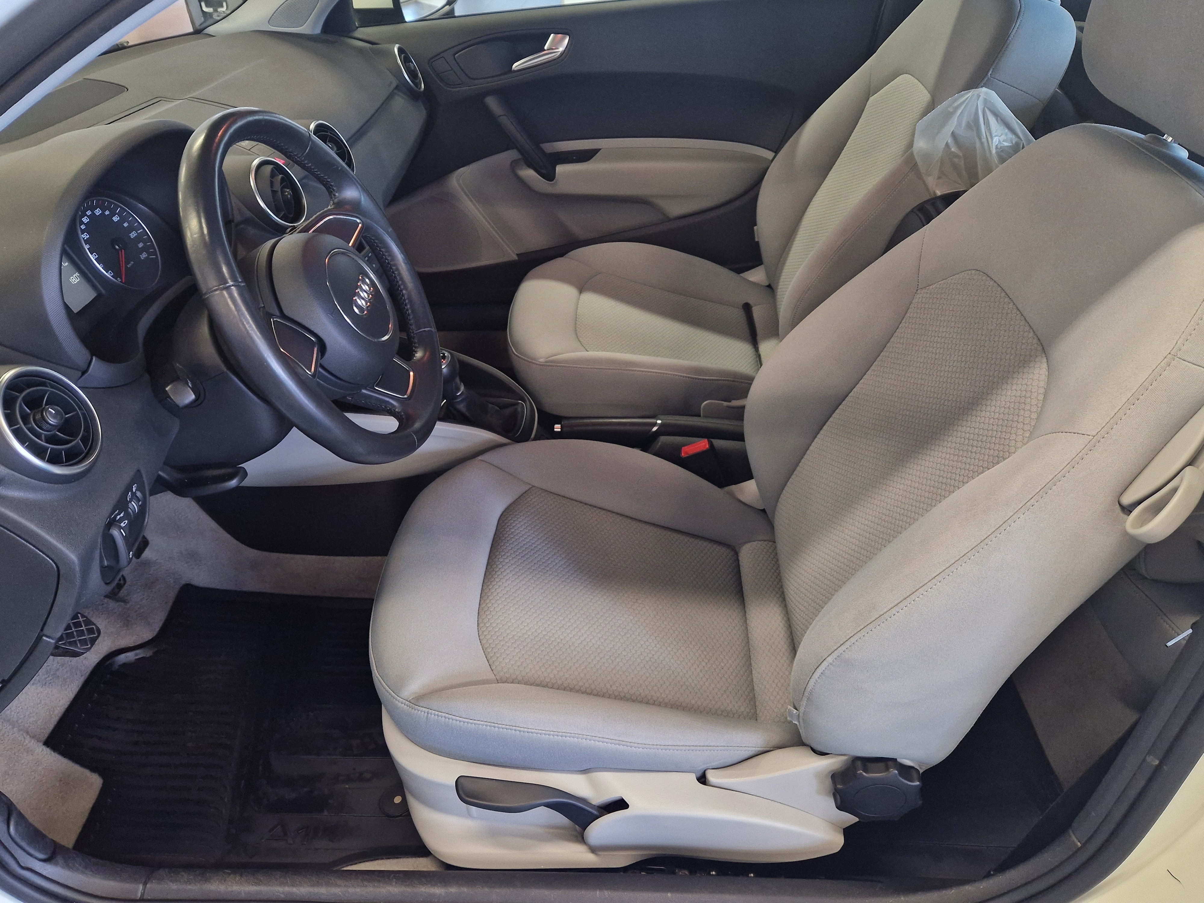 Audi A1 COMPACT COUP ATTRACTION SPECIAL EDITION 1,2 TFSI