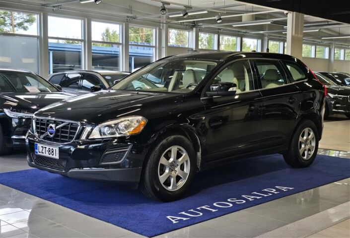 volvo XC60 D3 AWD MOMENTUM AUT