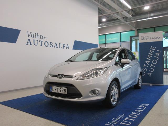 Ford FIESTA 1,25 82 HV TITANIUM M5 5-OVINEN