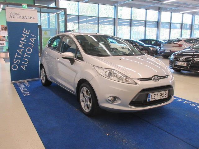 Ford FIESTA 1,25 82 HV TITANIUM M5 5-OVINEN