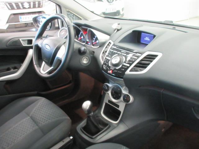 Ford FIESTA 1,25 82 HV TITANIUM M5 5-OVINEN