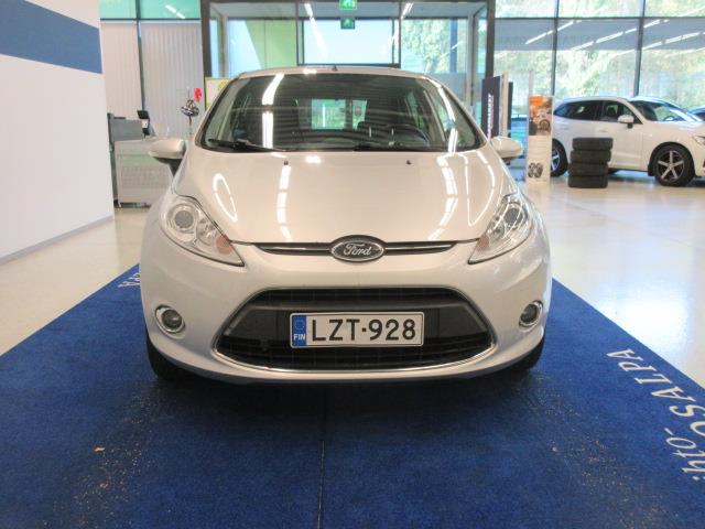 Ford FIESTA 1,25 82 HV TITANIUM M5 5-OVINEN