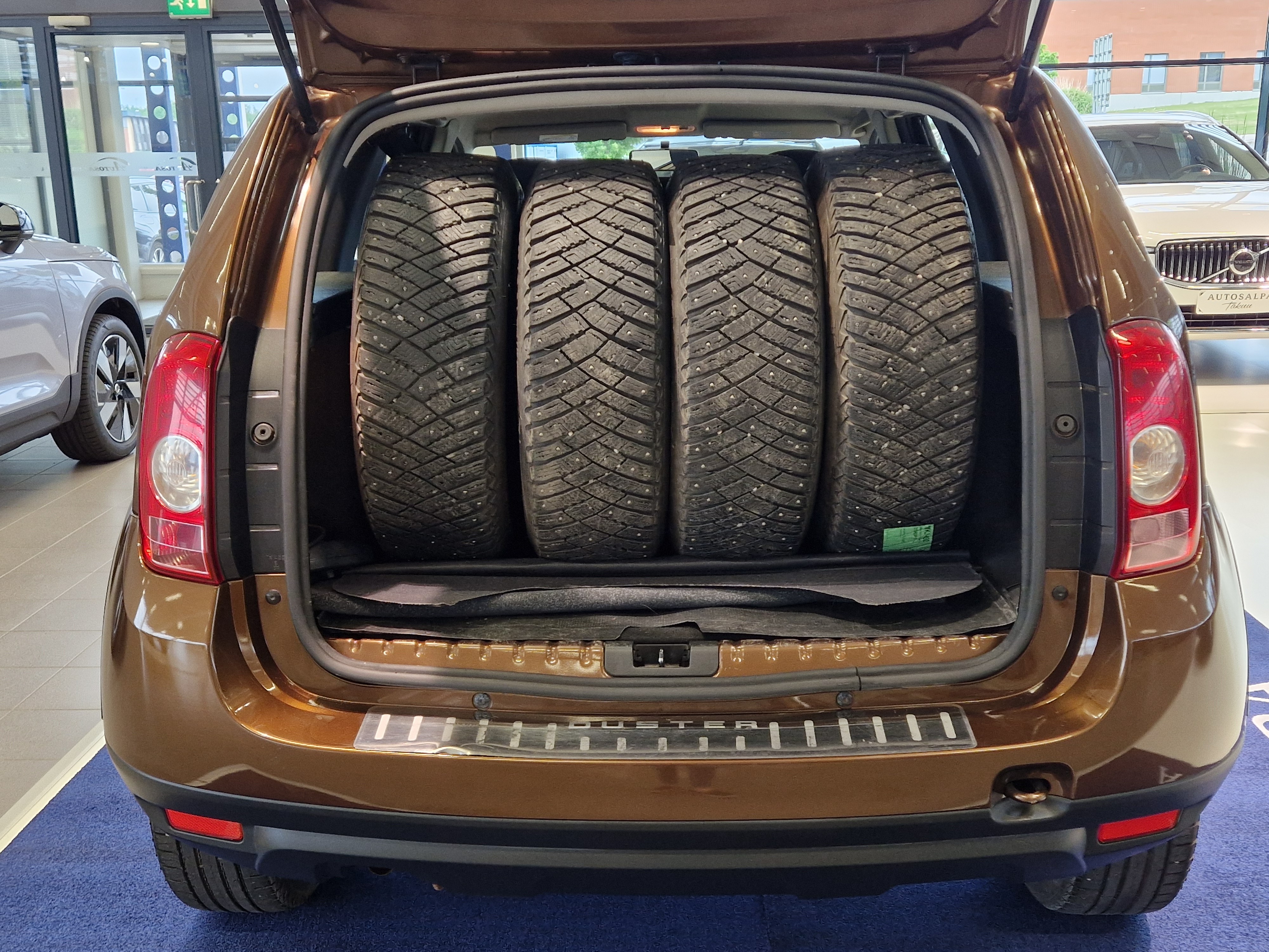 Dacia DUSTER 1,6 16V 4X4 LAUREATE