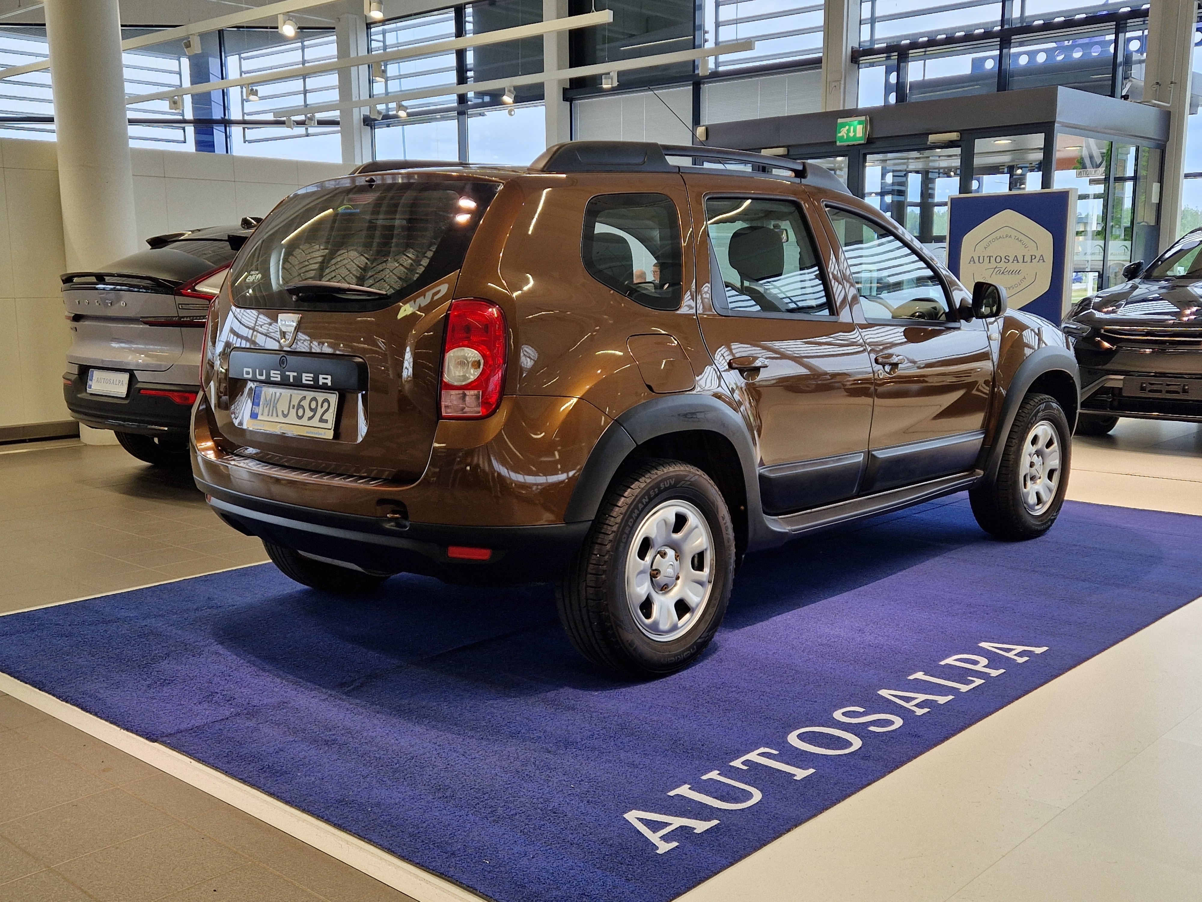Dacia DUSTER 1,6 16V 4X4 LAUREATE