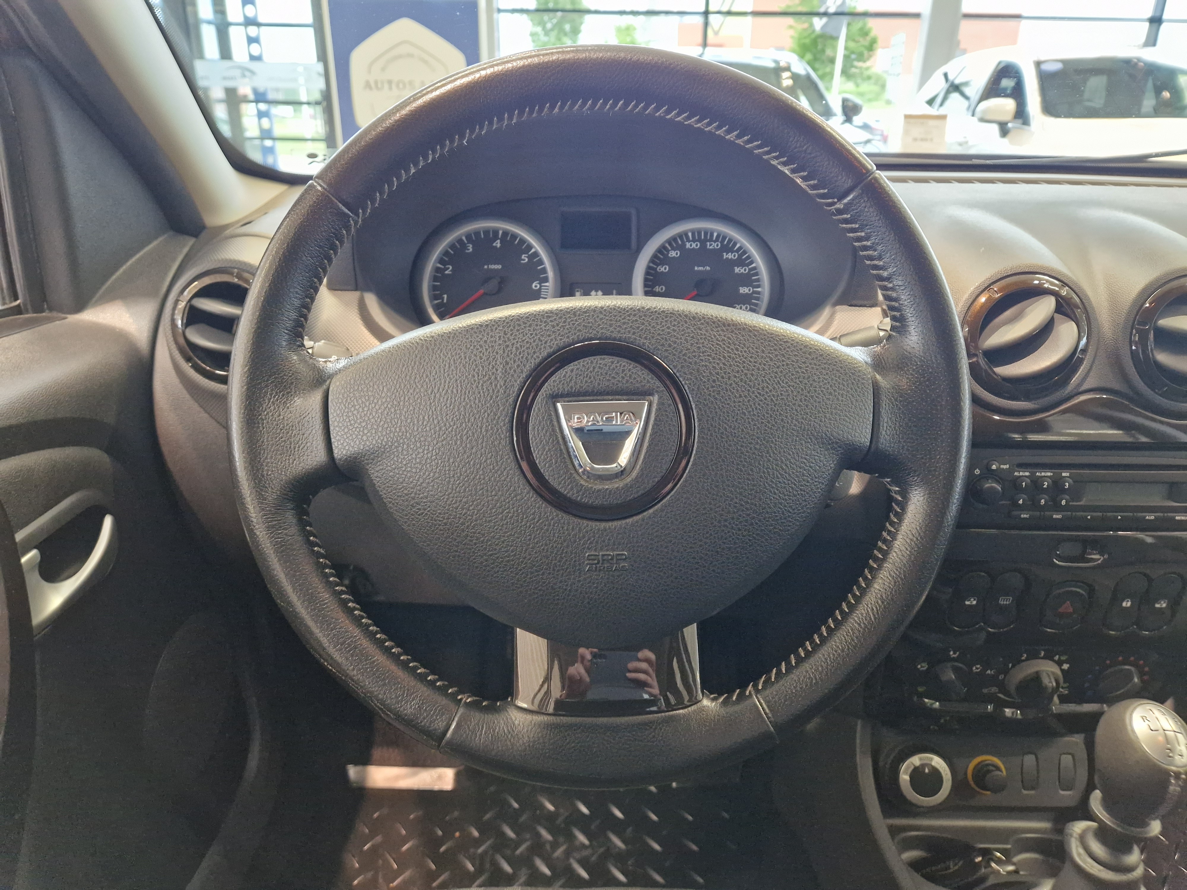 Dacia DUSTER 1,6 16V 4X4 LAUREATE