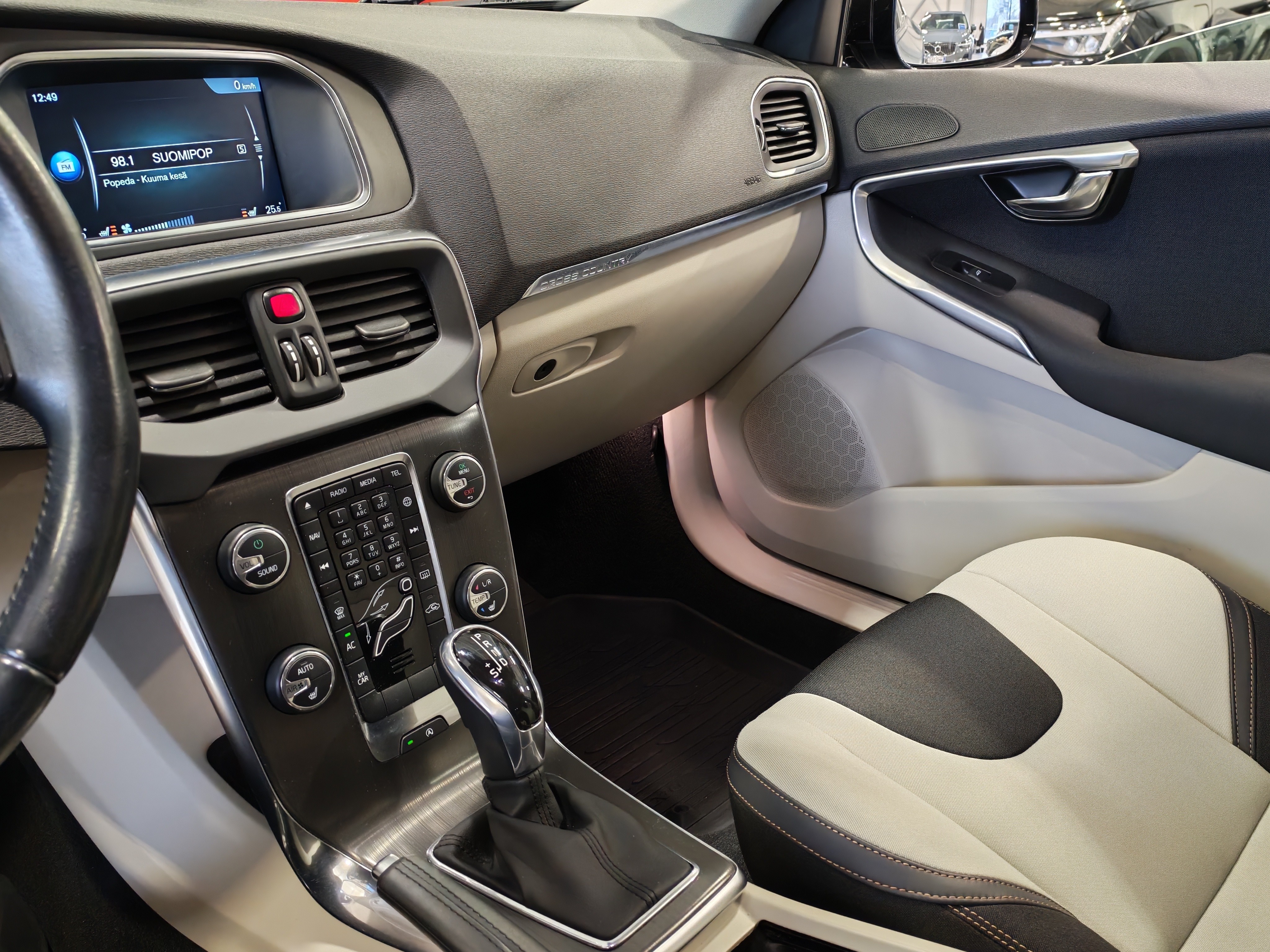 Volvo V40 CROSS COUNTRY D2 BUSINESS AUT