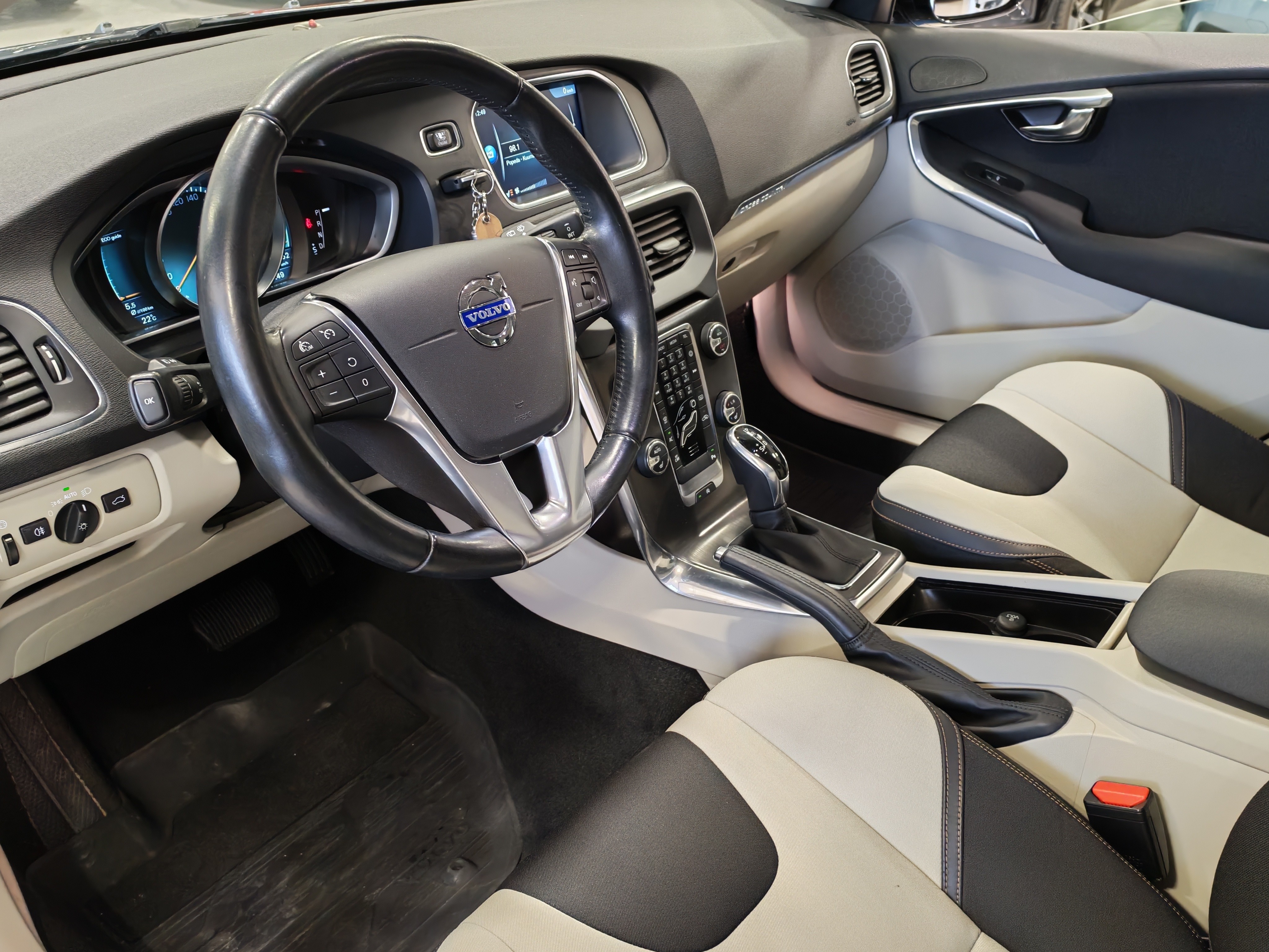 Volvo V40 CROSS COUNTRY D2 BUSINESS AUT