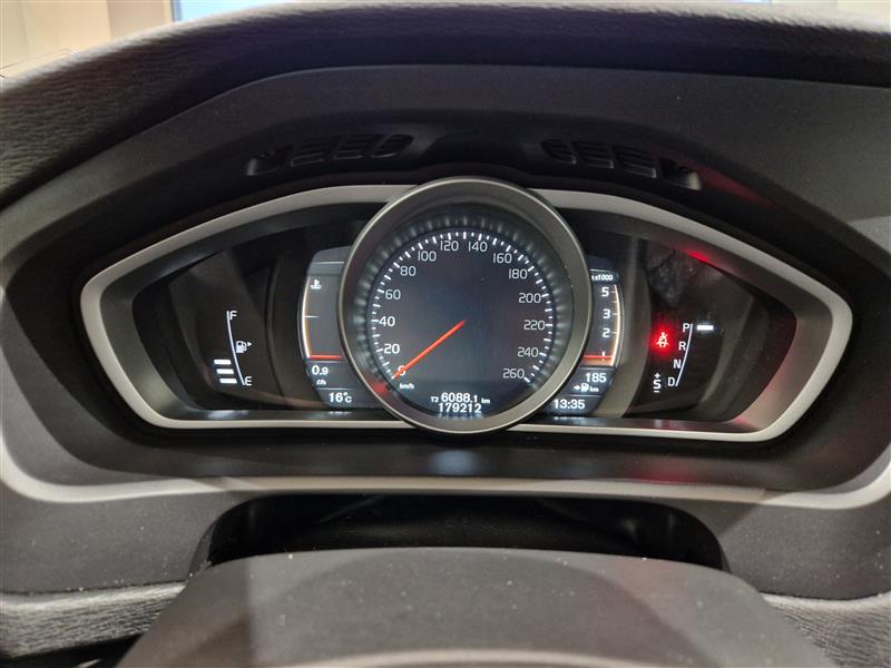 Volvo V40 CROSS COUNTRY D2 SUMMUM AUT.