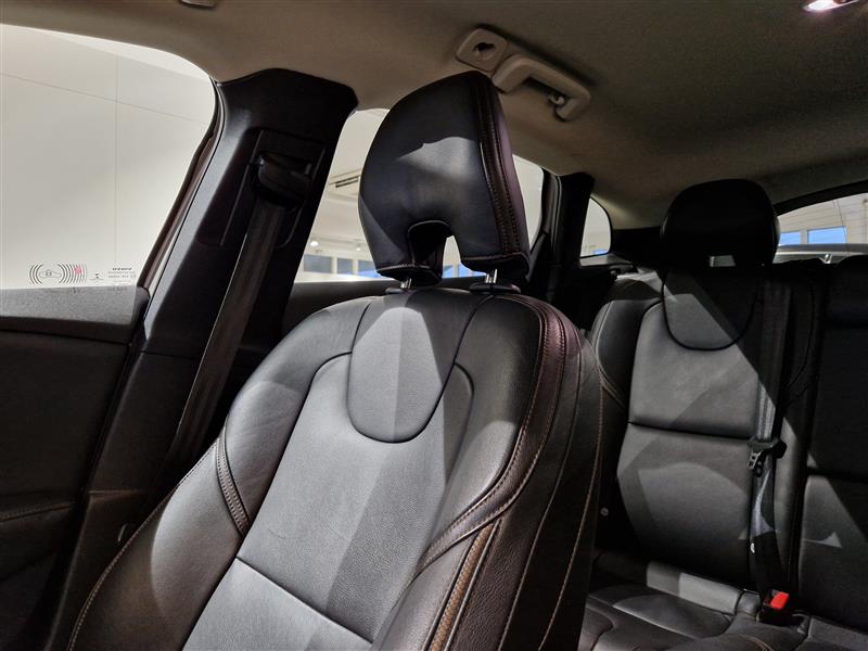 Volvo V40 CROSS COUNTRY D2 SUMMUM AUT.