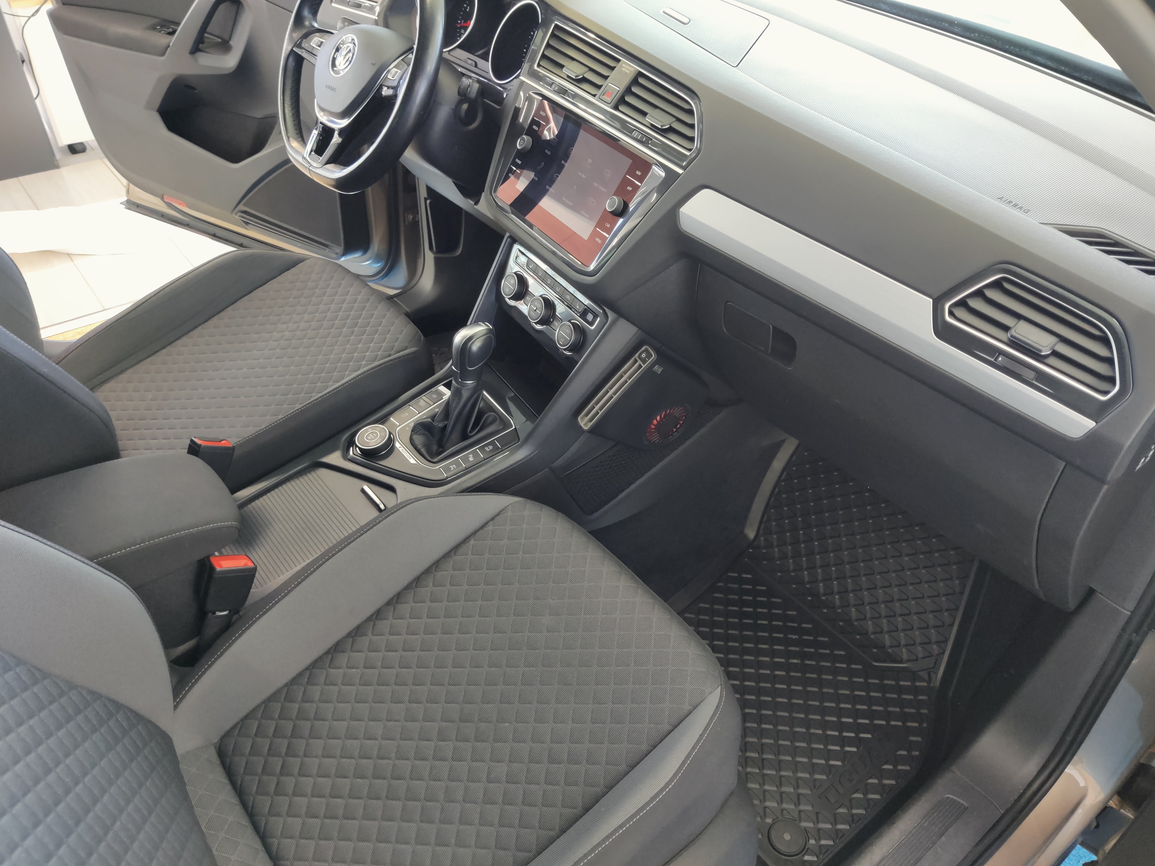 Volkswagen TIGUAN COMFORTLINE 2,0 TSI 132 KW (180 HV) 4MOTION DSG-AU