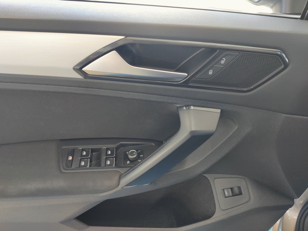 Volkswagen TIGUAN COMFORTLINE 2,0 TSI 132 KW (180 HV) 4MOTION DSG-AU