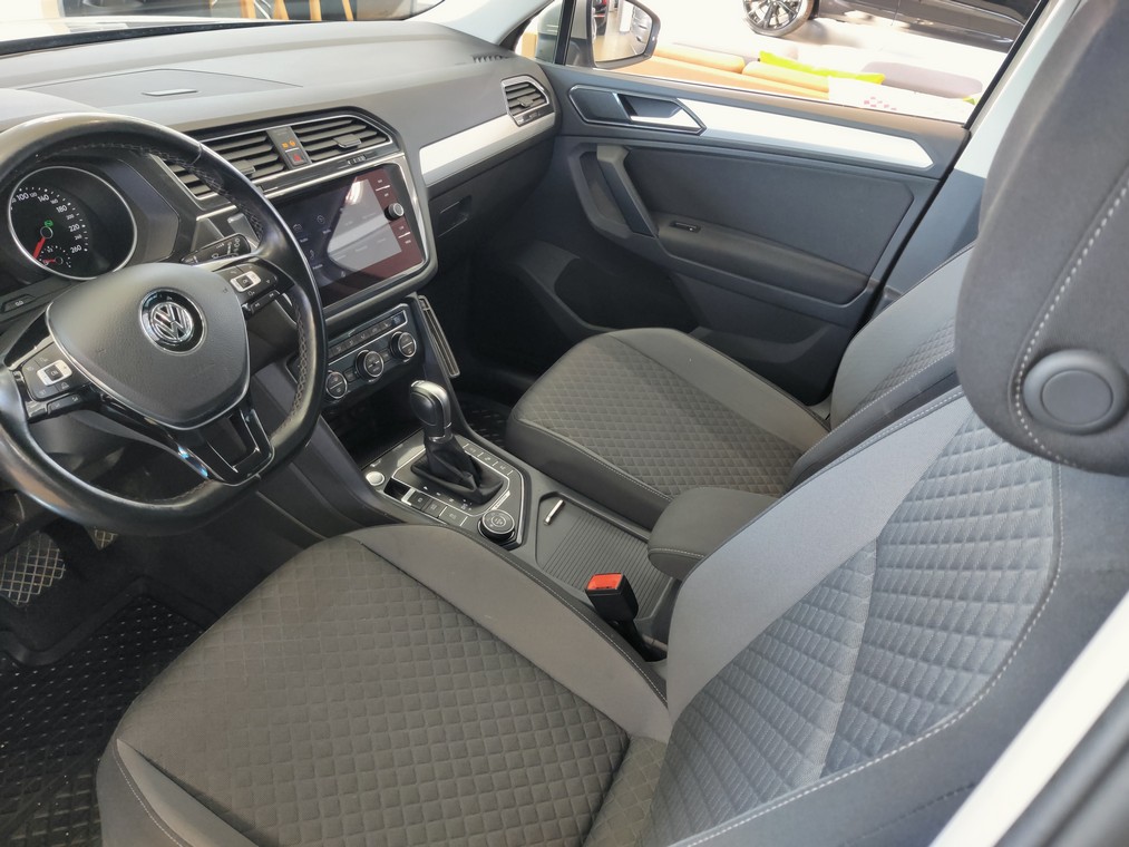 Volkswagen TIGUAN COMFORTLINE 2,0 TSI 132 KW (180 HV) 4MOTION DSG-AU