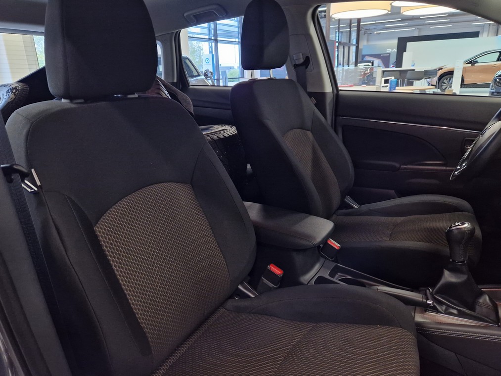 Mitsubishi ASX 1,6 MIVEC INVITE BUSINESS 5MT