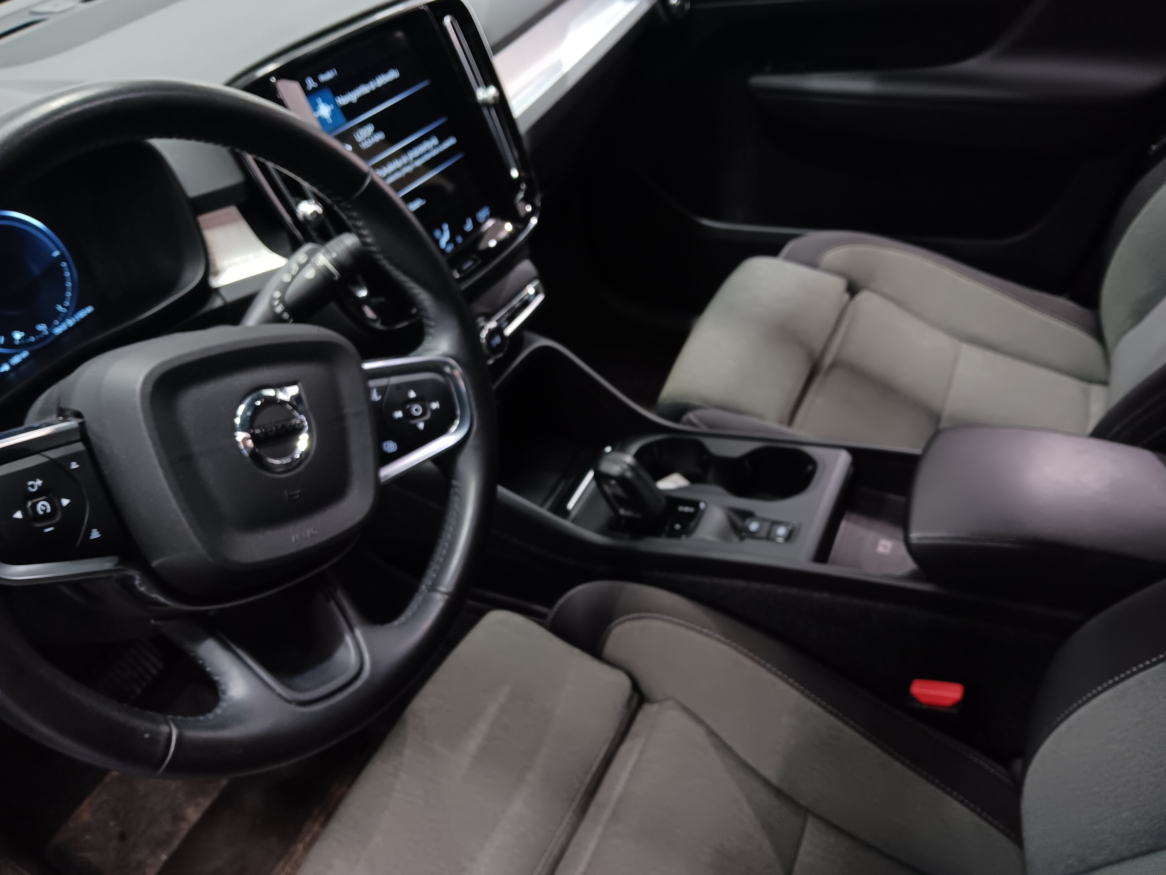 Volvo XC40 2021, bild 3/4