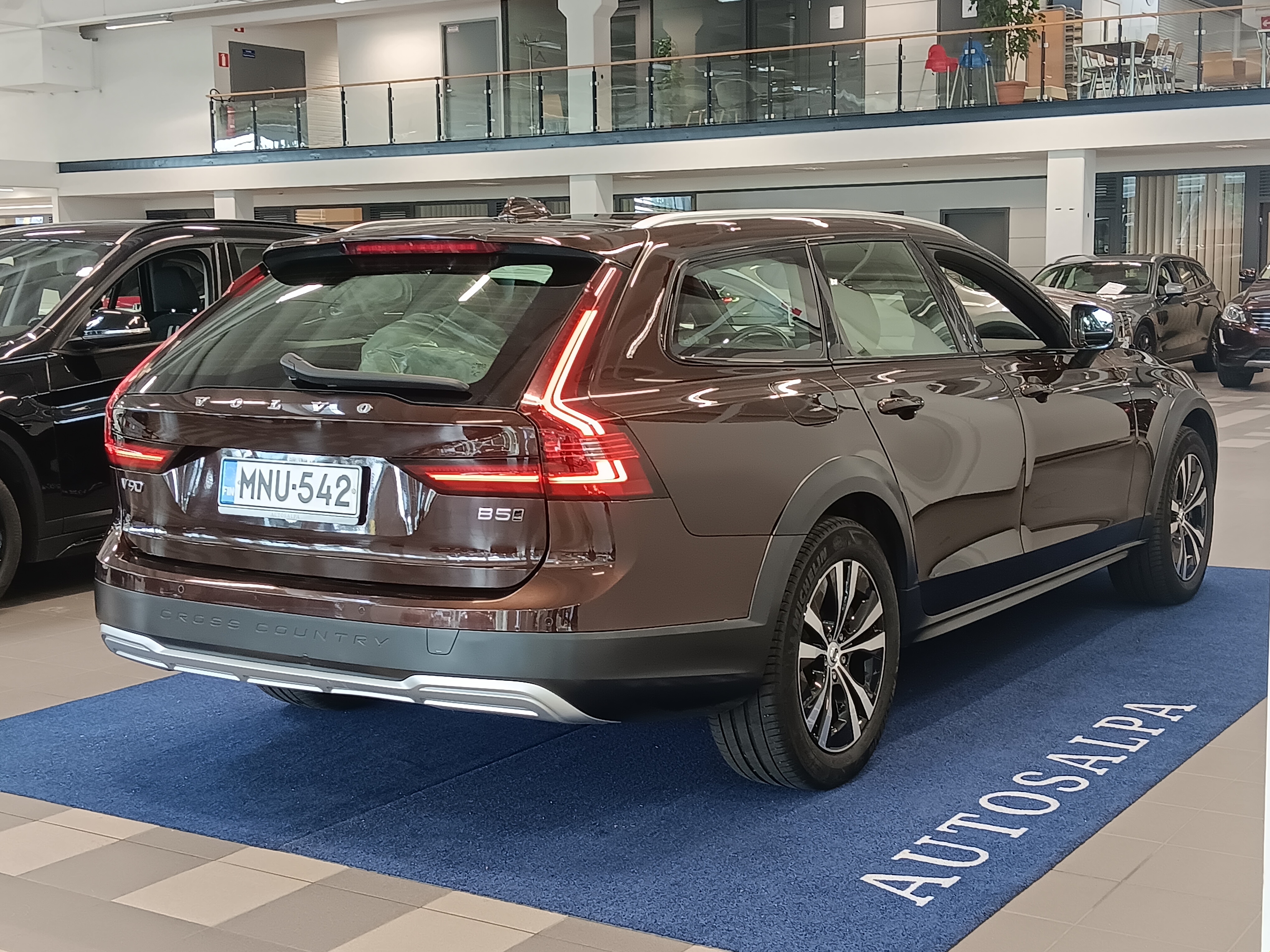 Volvo V90 Cross Country 2021, kuva 3/24