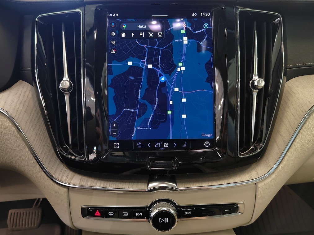 Volvo XC60 T8 AWD LONG RANGE ULTIMATE BRIGHT TAKUU 24KK/40TKM