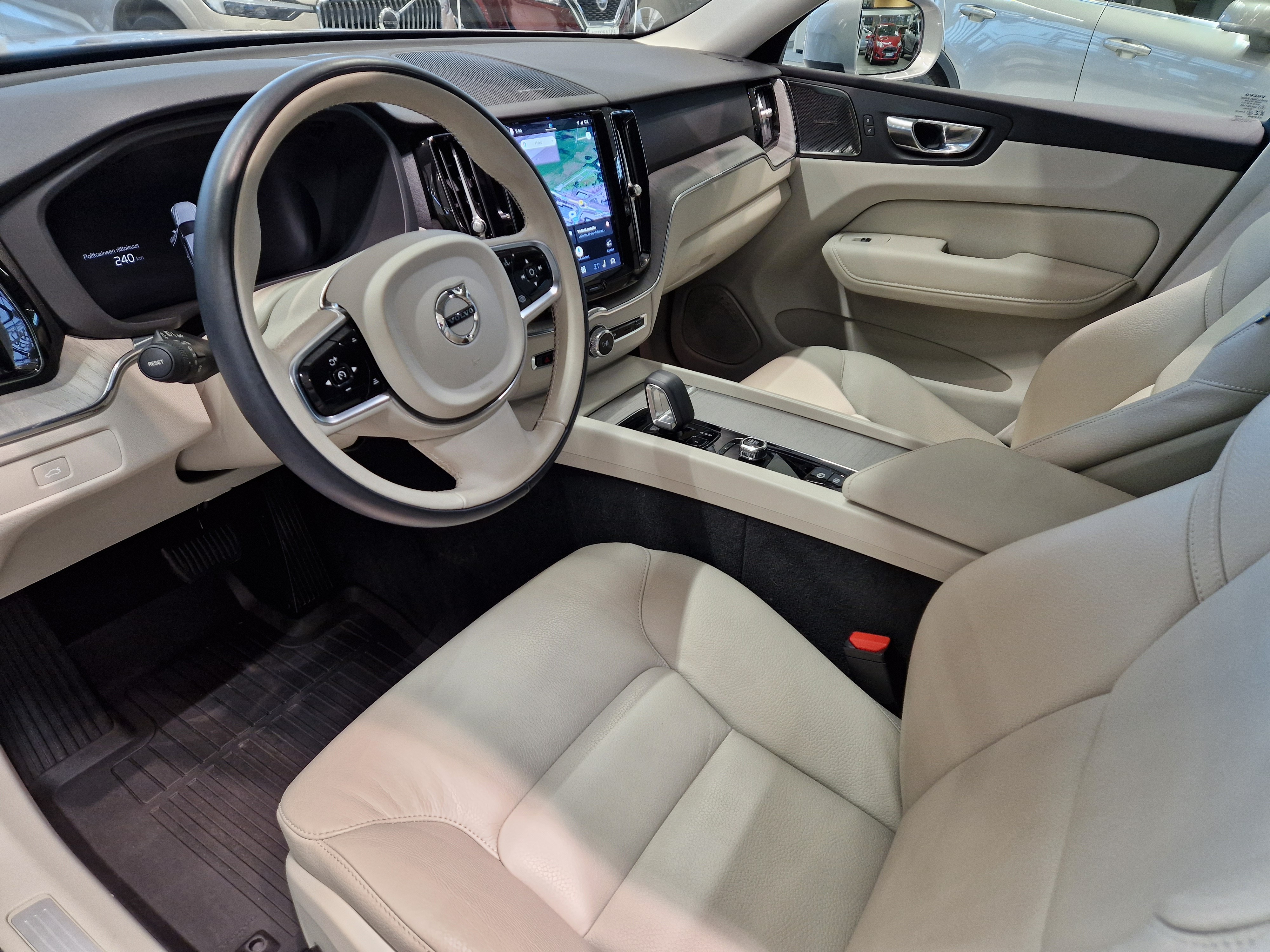 Volvo XC60 B4 AWD D-MHEV Core aut 2023, bild 5/23