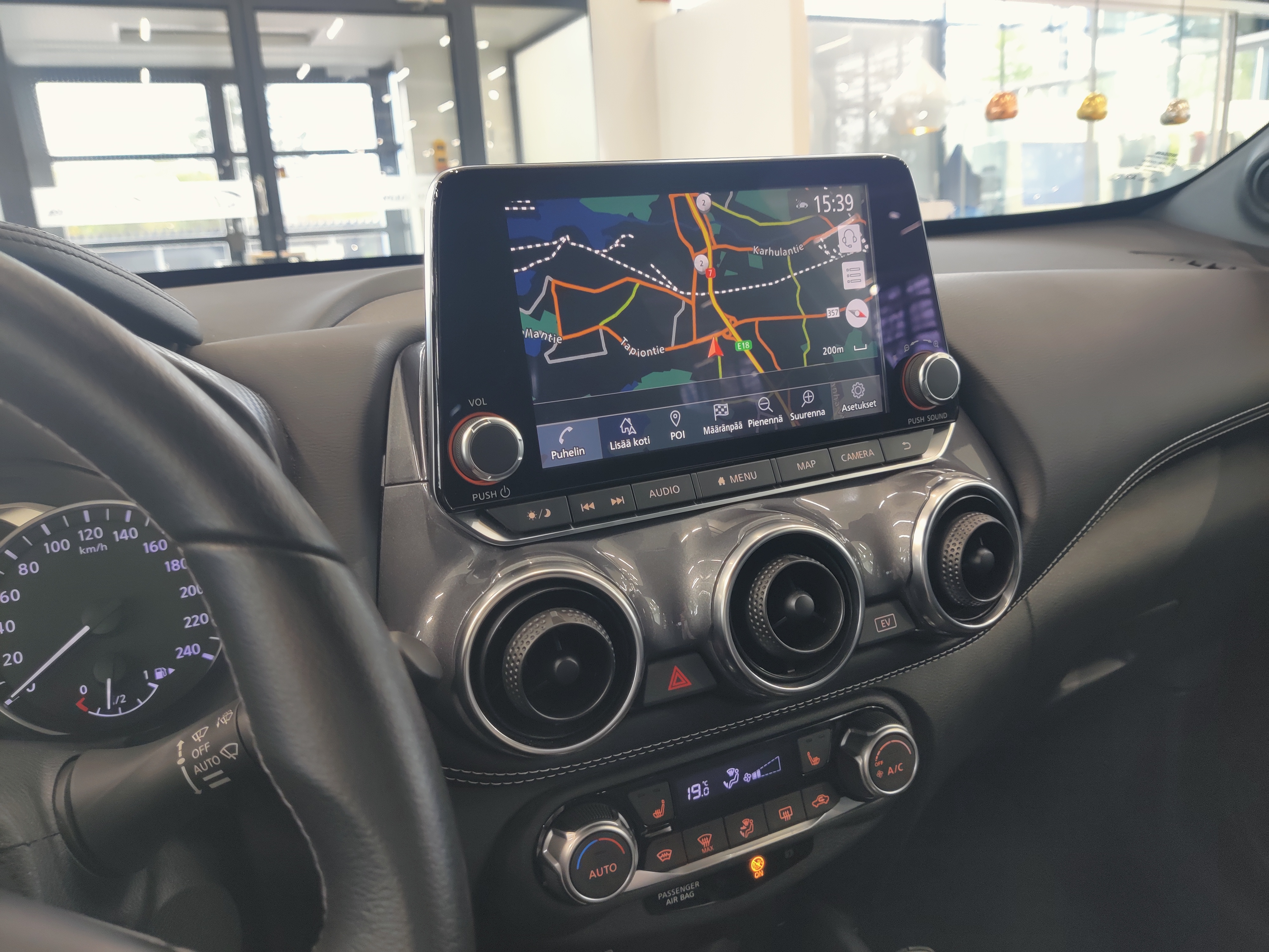 Nissan JUKE DIG-T 143HP 4AMT TEKNA 19+ NAVI HEV TAKUU 24KK/40T