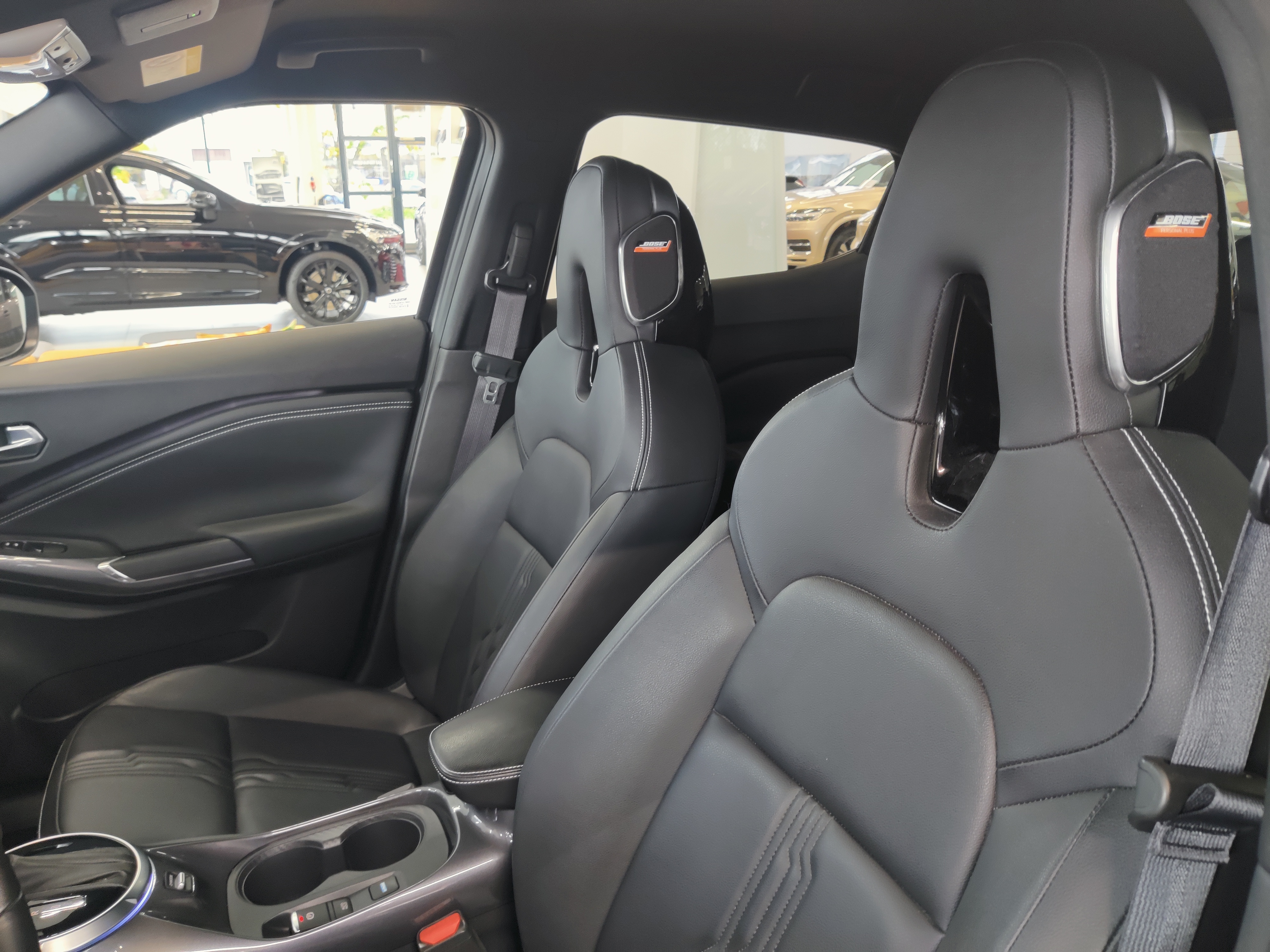 Nissan JUKE DIG-T 143HP 4AMT TEKNA 19+ NAVI HEV TAKUU 24KK/40T