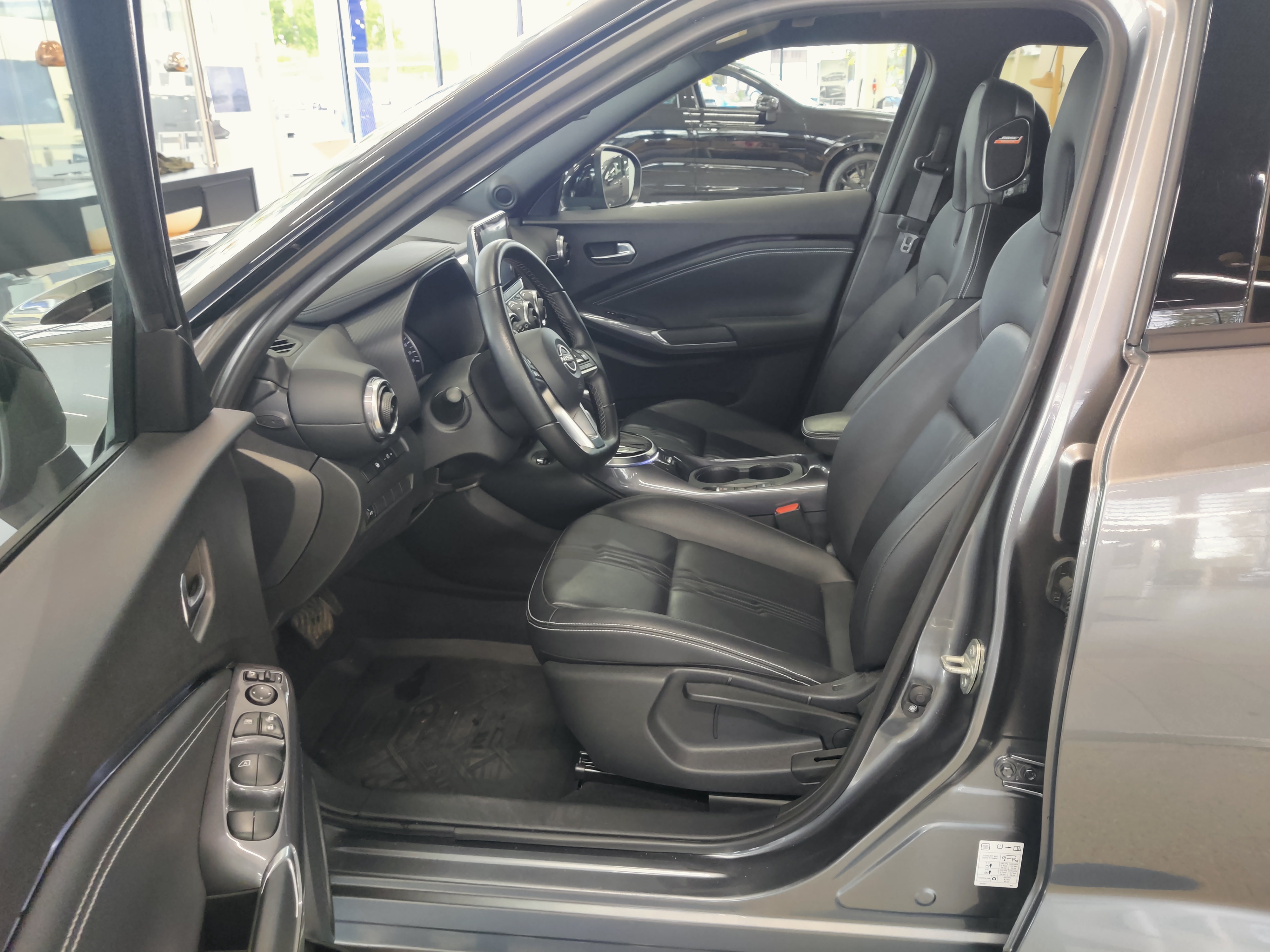 Nissan JUKE DIG-T 143HP 4AMT TEKNA 19+ NAVI HEV TAKUU 24KK/40T
