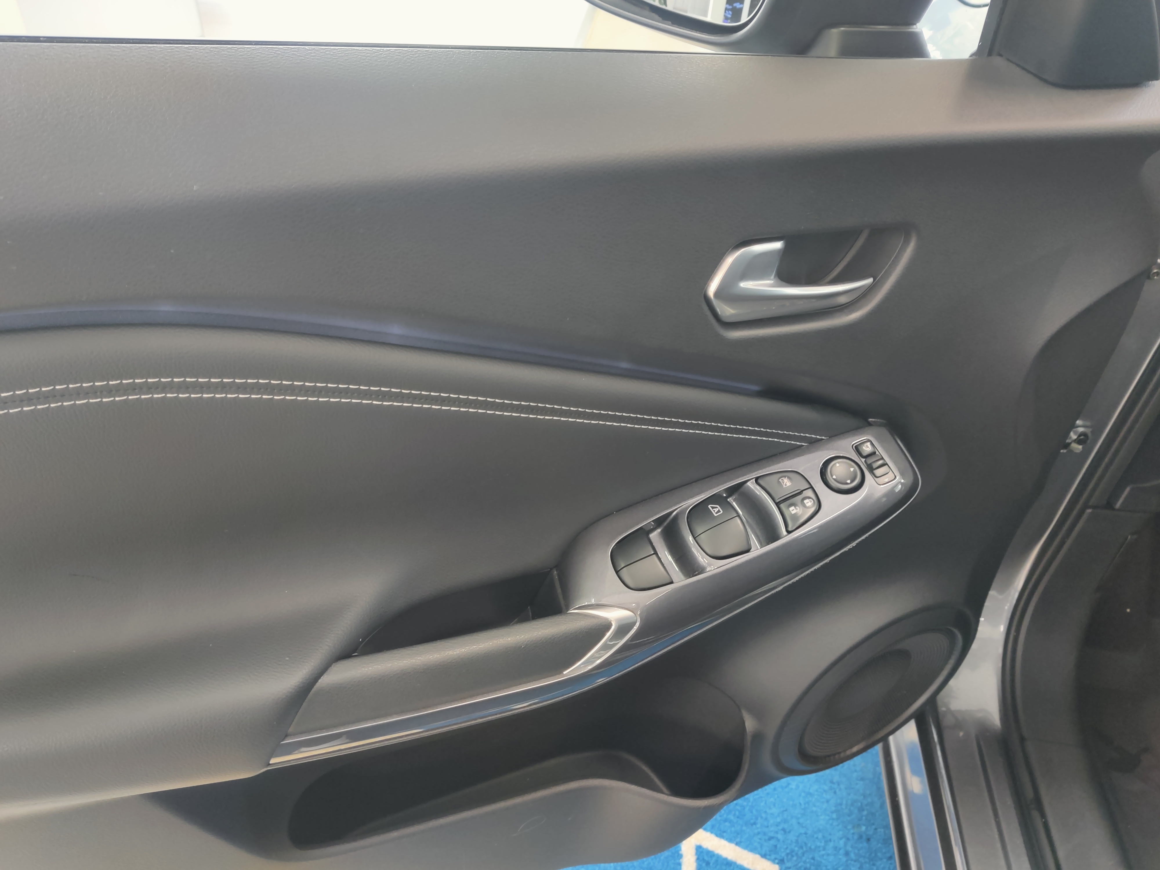 Nissan JUKE DIG-T 143HP 4AMT TEKNA 19+ NAVI HEV TAKUU 24KK/40T