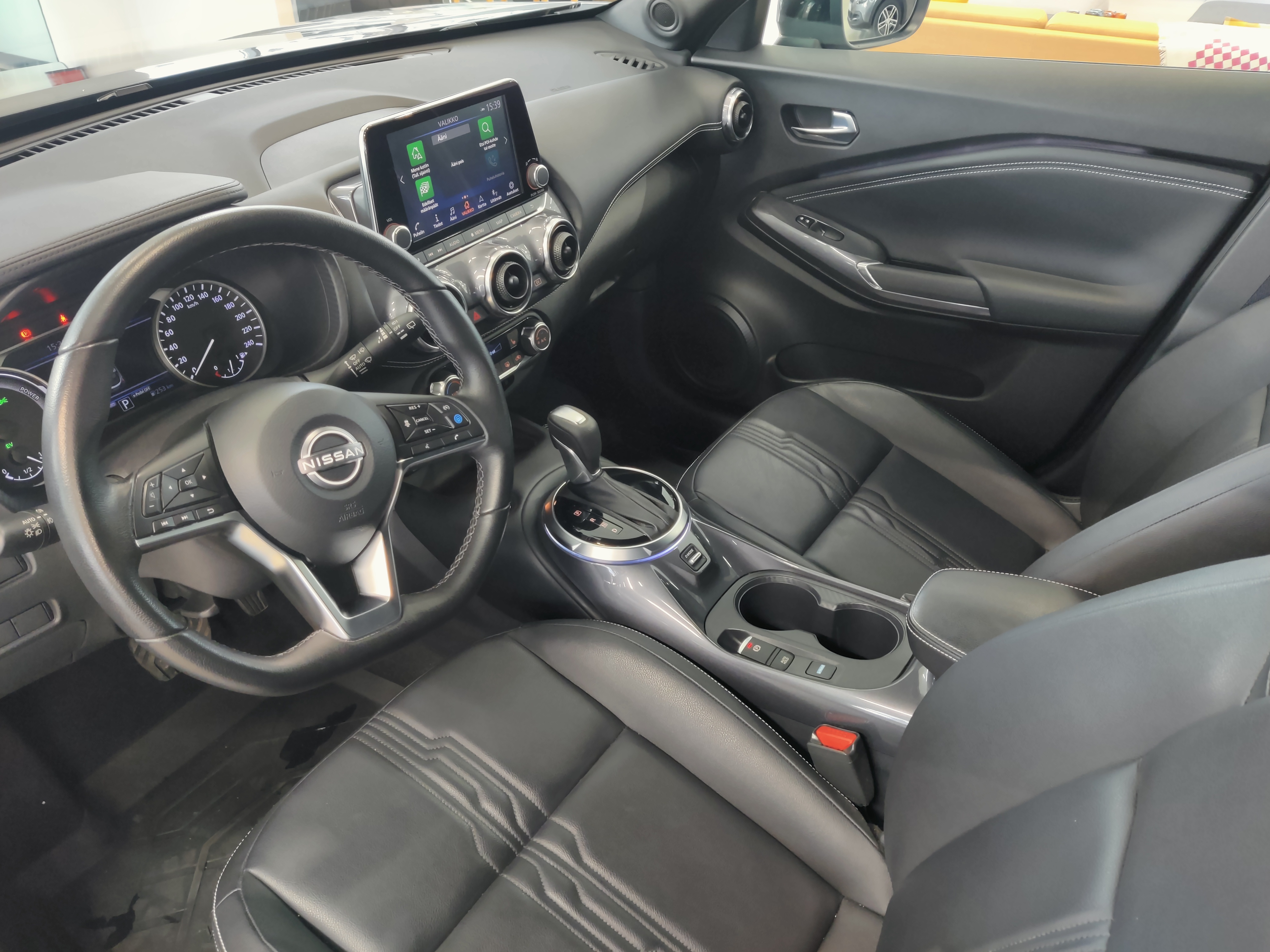 Nissan JUKE DIG-T 143HP 4AMT TEKNA 19+ NAVI HEV TAKUU 24KK/40T