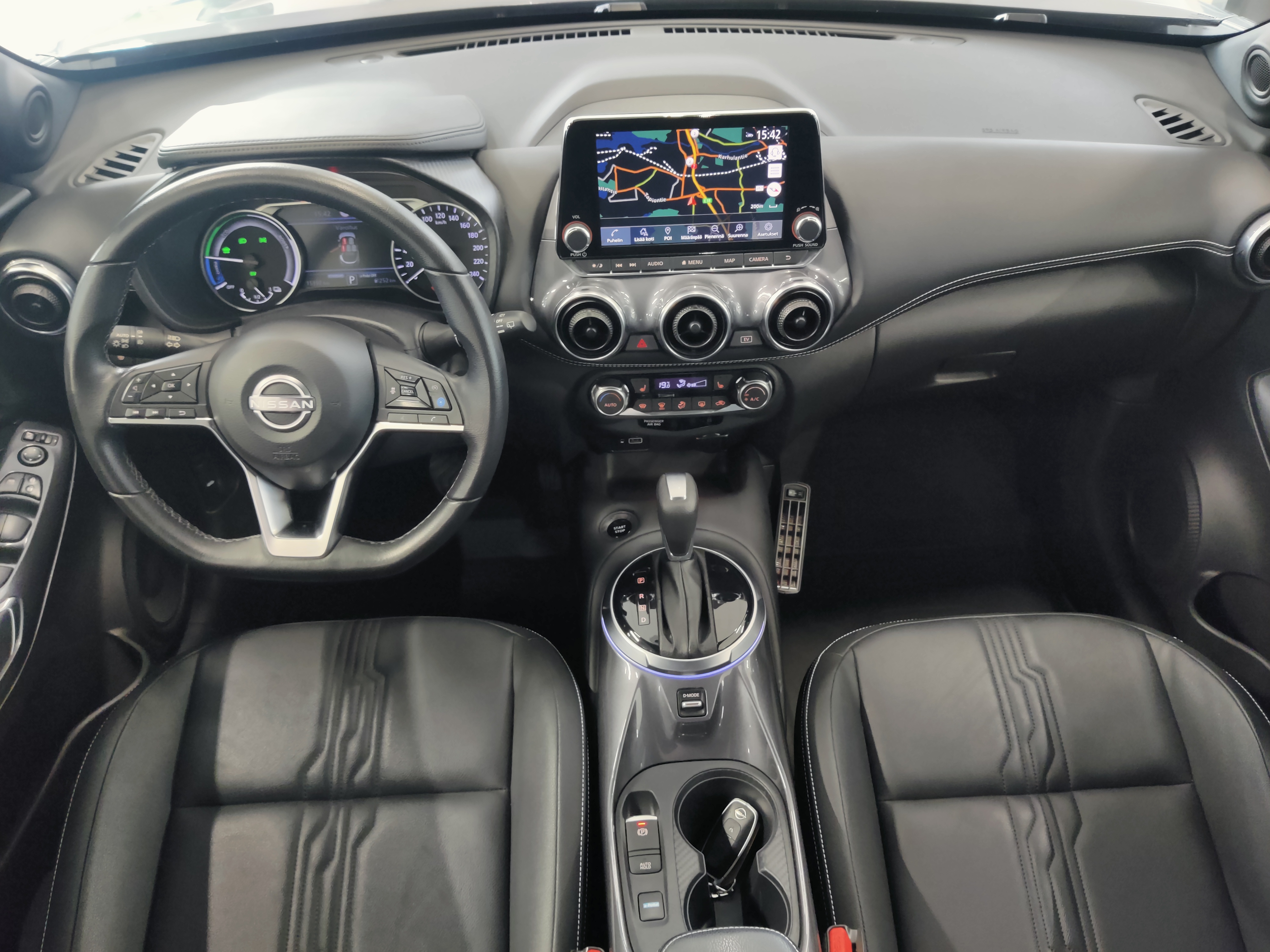 Nissan JUKE DIG-T 143HP 4AMT TEKNA 19+ NAVI HEV TAKUU 24KK/40T