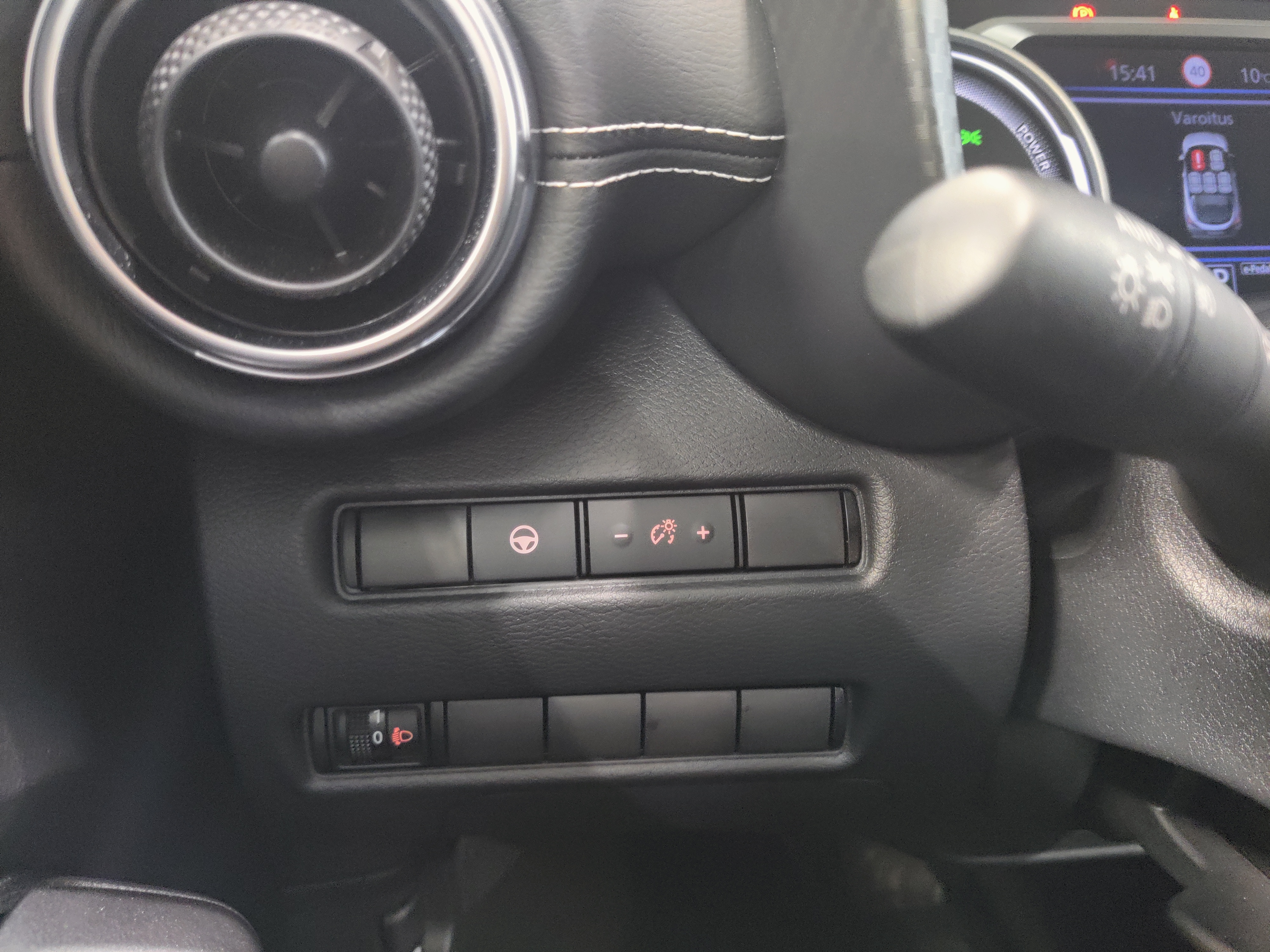 Nissan JUKE DIG-T 143HP 4AMT TEKNA 19+ NAVI HEV TAKUU 24KK/40T
