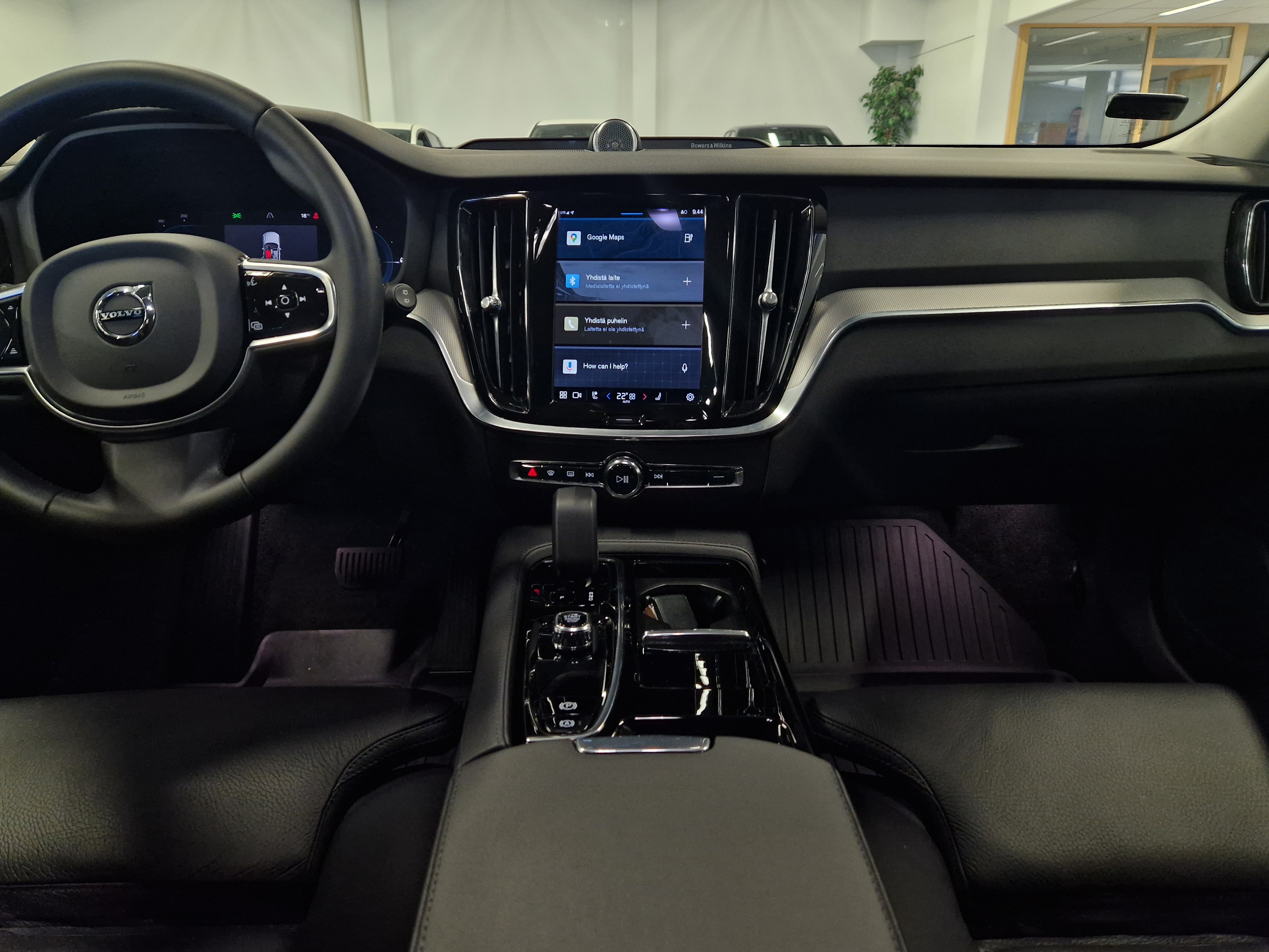 Volvo V60 T8 AWD LONG RANGE PLUS DARK TAKUU 24KK/40TKM.