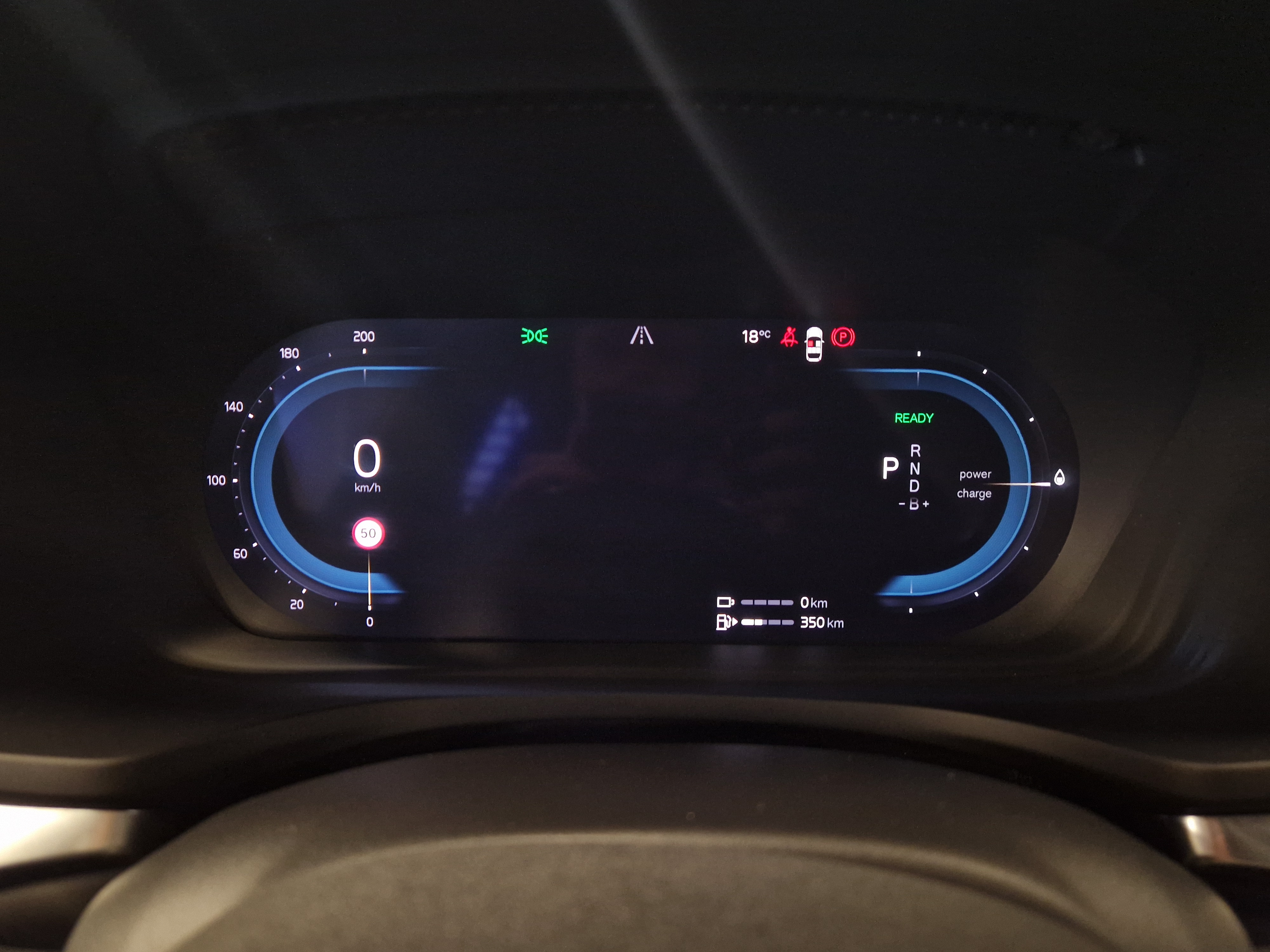 Volvo V60 T8 AWD LONG RANGE PLUS DARK TAKUU 24KK/40TKM.