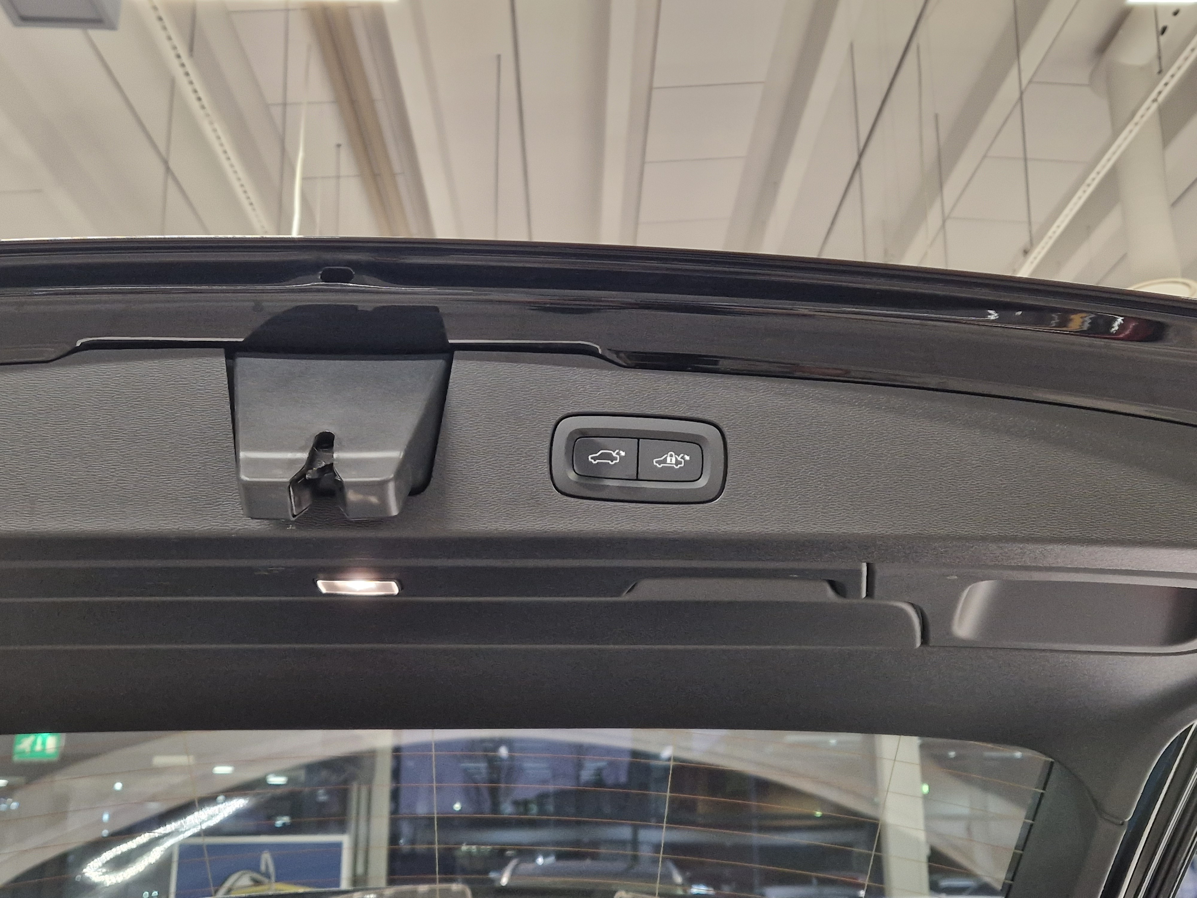 Volvo V60 T6 AWD LONG RANGE PLUS BRIGHT TAKUU 24KK/40TKM