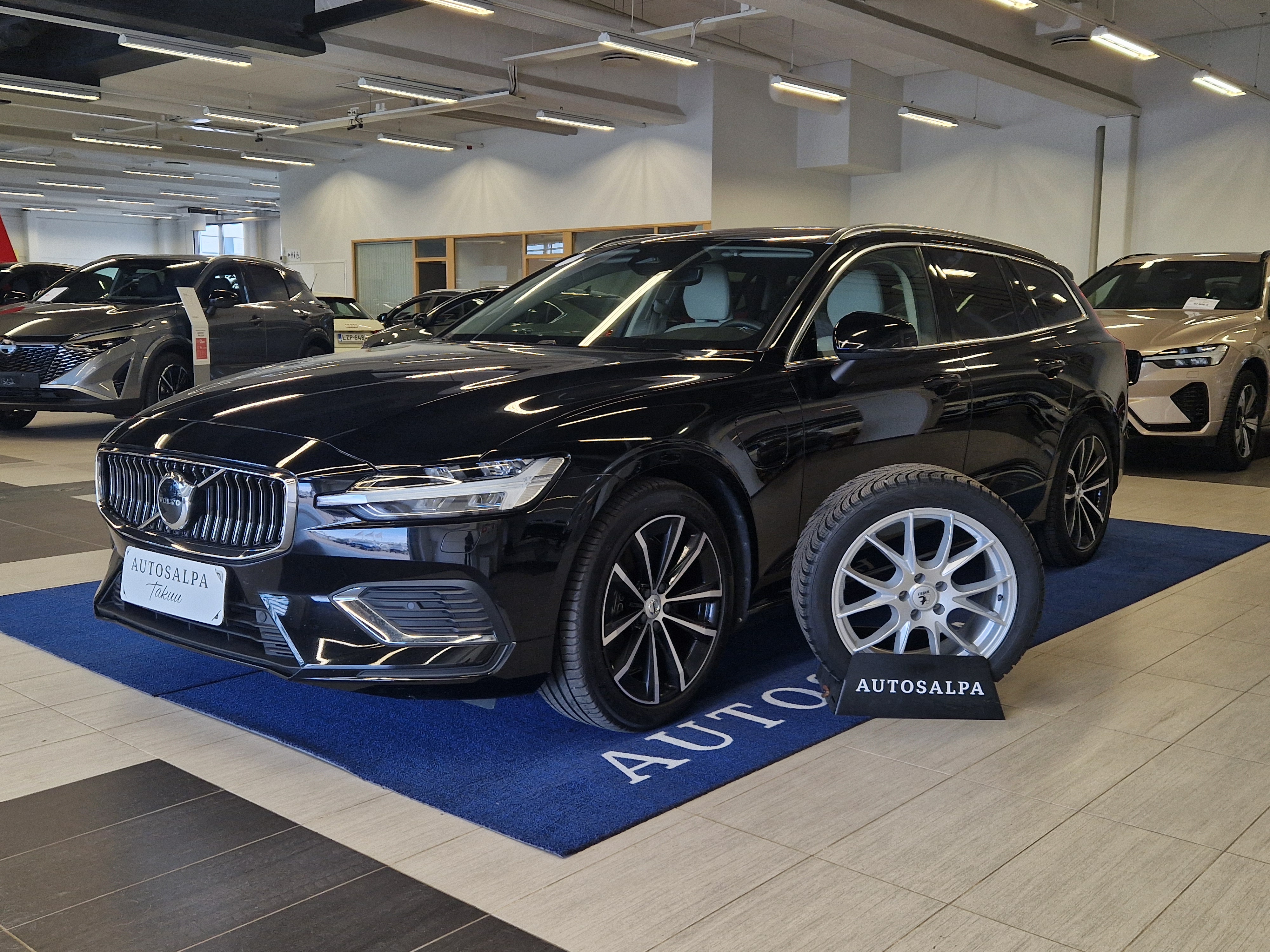 Volvo V60 2023, kuva 2/22